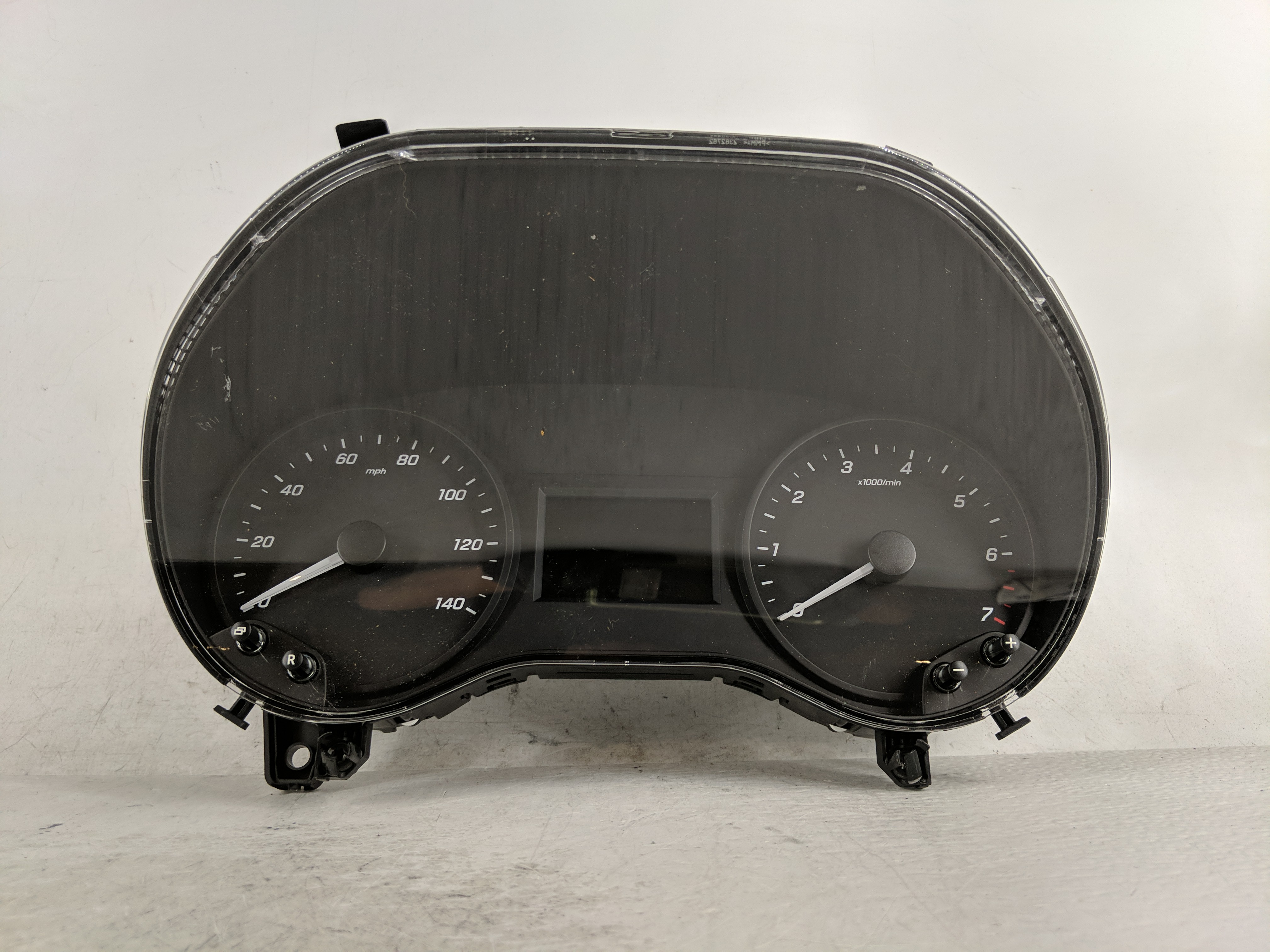 2022 Mercedes-benz Metris Speedometer Instrument Cluster Gauges 1190328 - Oemusedautoparts1.com