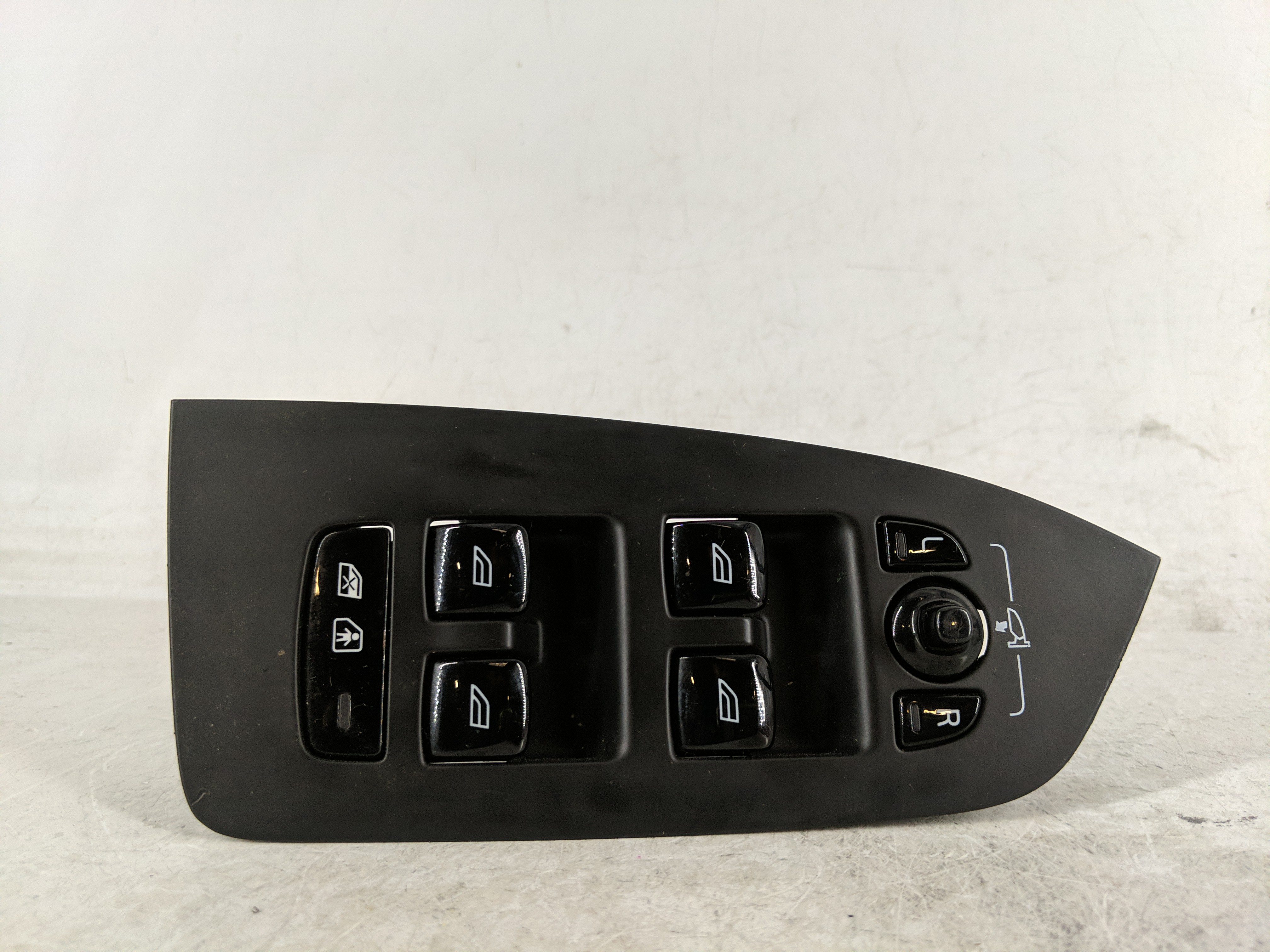 Picture of 2016-2018 Volvo Xc90 Driver Left Door Master Power Window Switch 1190348