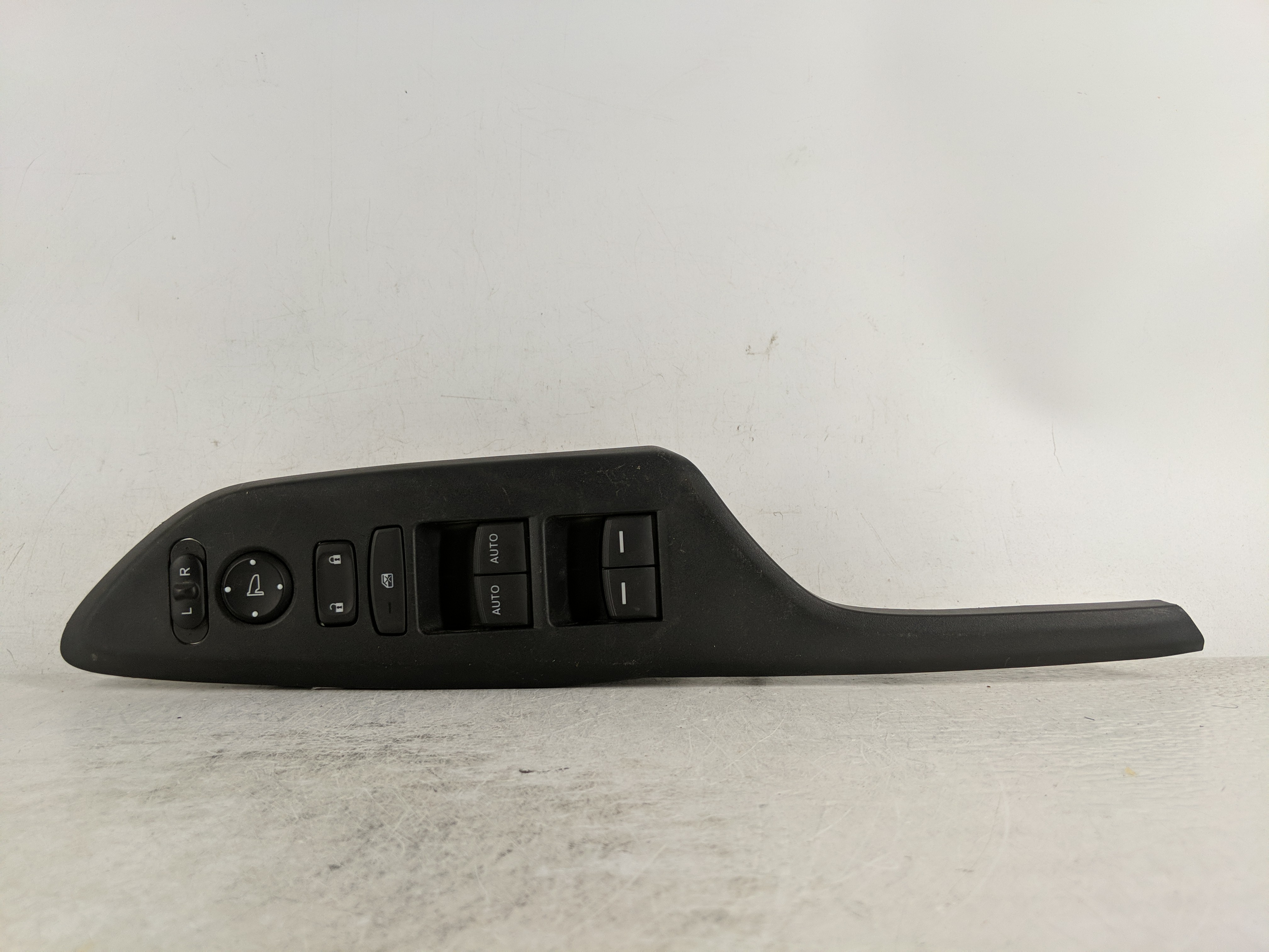 Picture of 2017-2021 Honda Civic Driver Left Door Master Power Window Switch 1190369