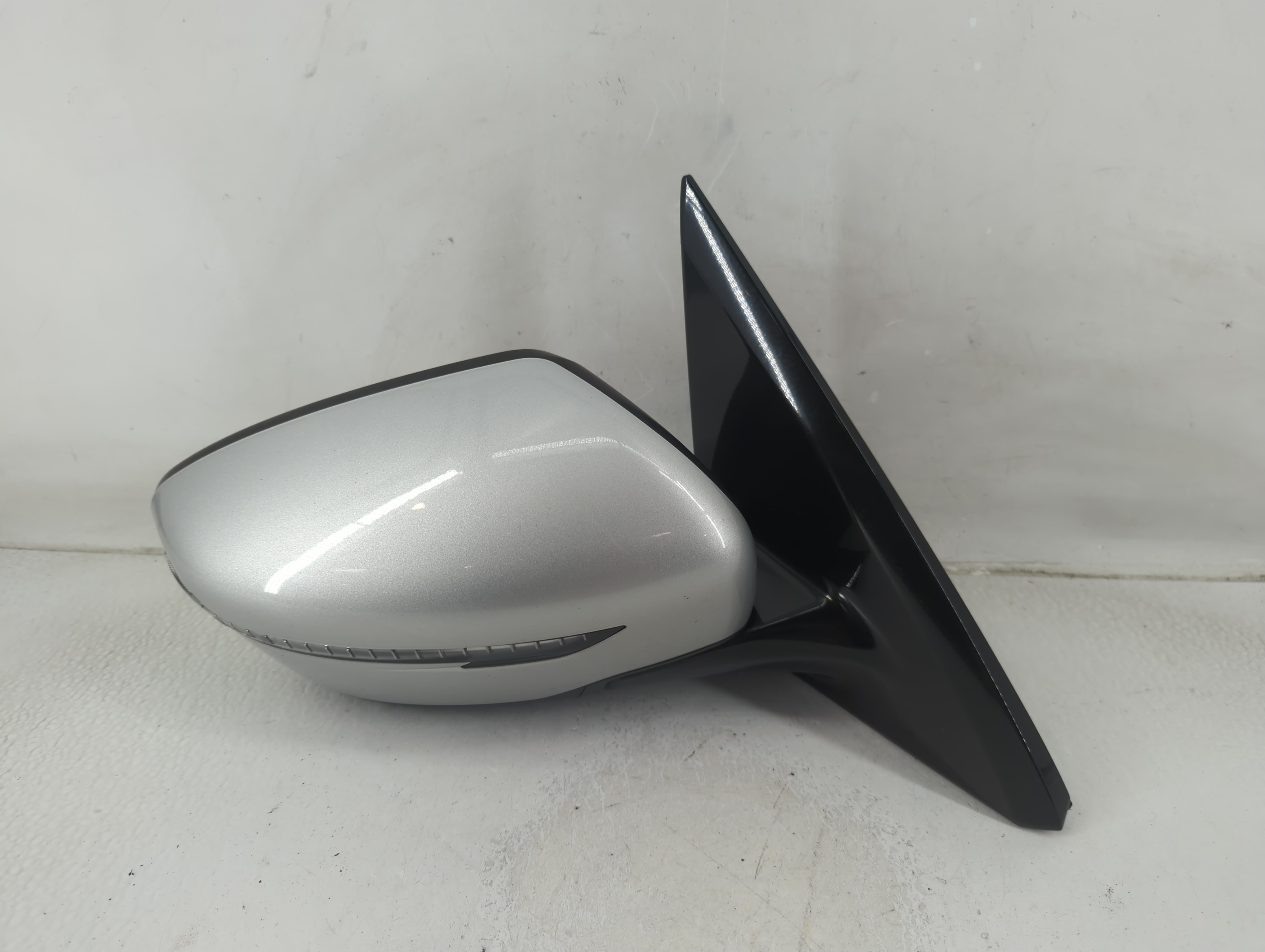 Picture of 2018-2020 Nissan Pathfinder Passenger Right Side View Power Door Mirror 1190377
