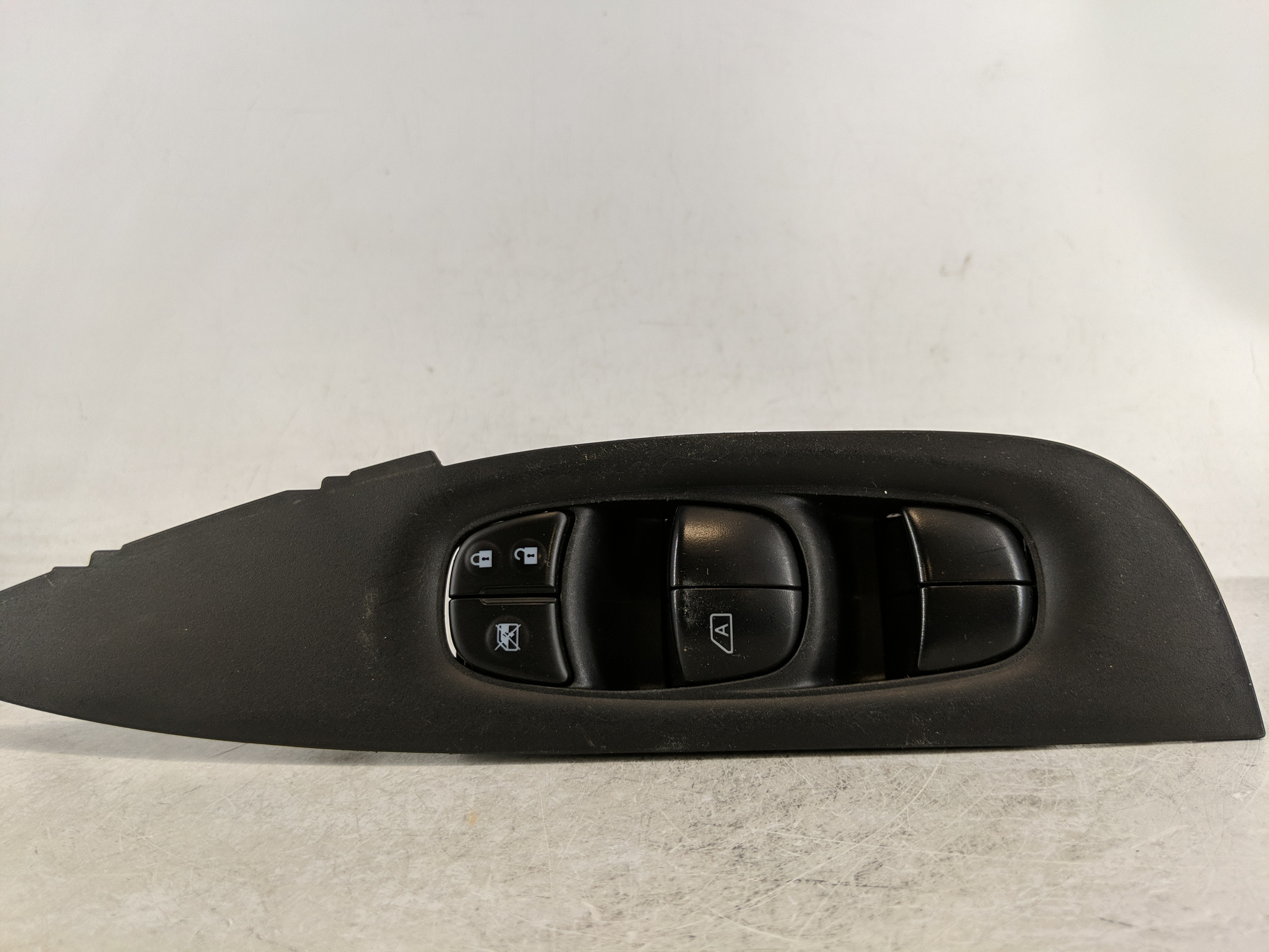 Picture of 2014-2020 Nissan Rogue Driver Left Door Master Power Window Switch 1190487
