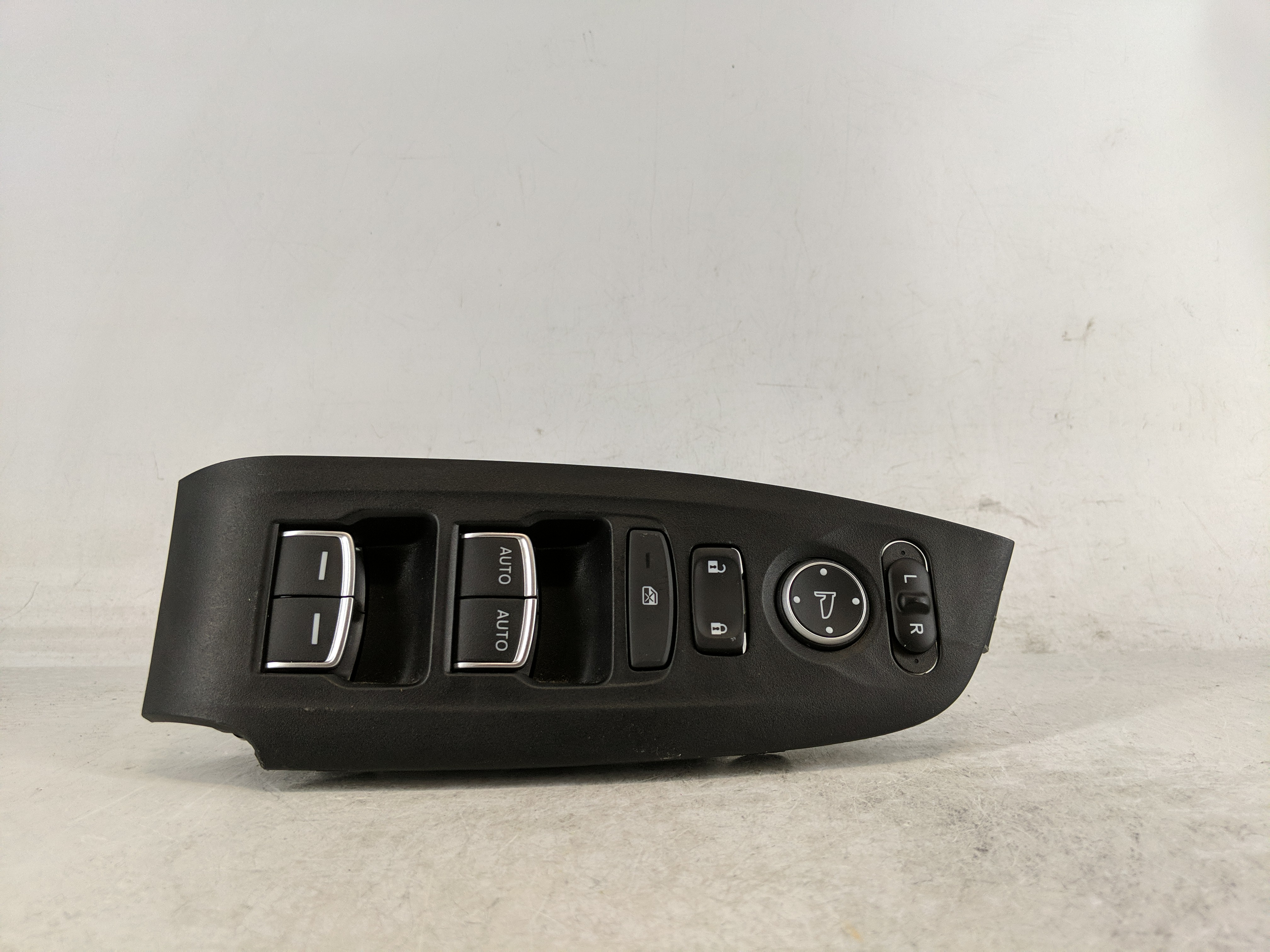 Picture of 2018-2022 Honda Accord Driver Left Door Master Power Window Switch 1190490