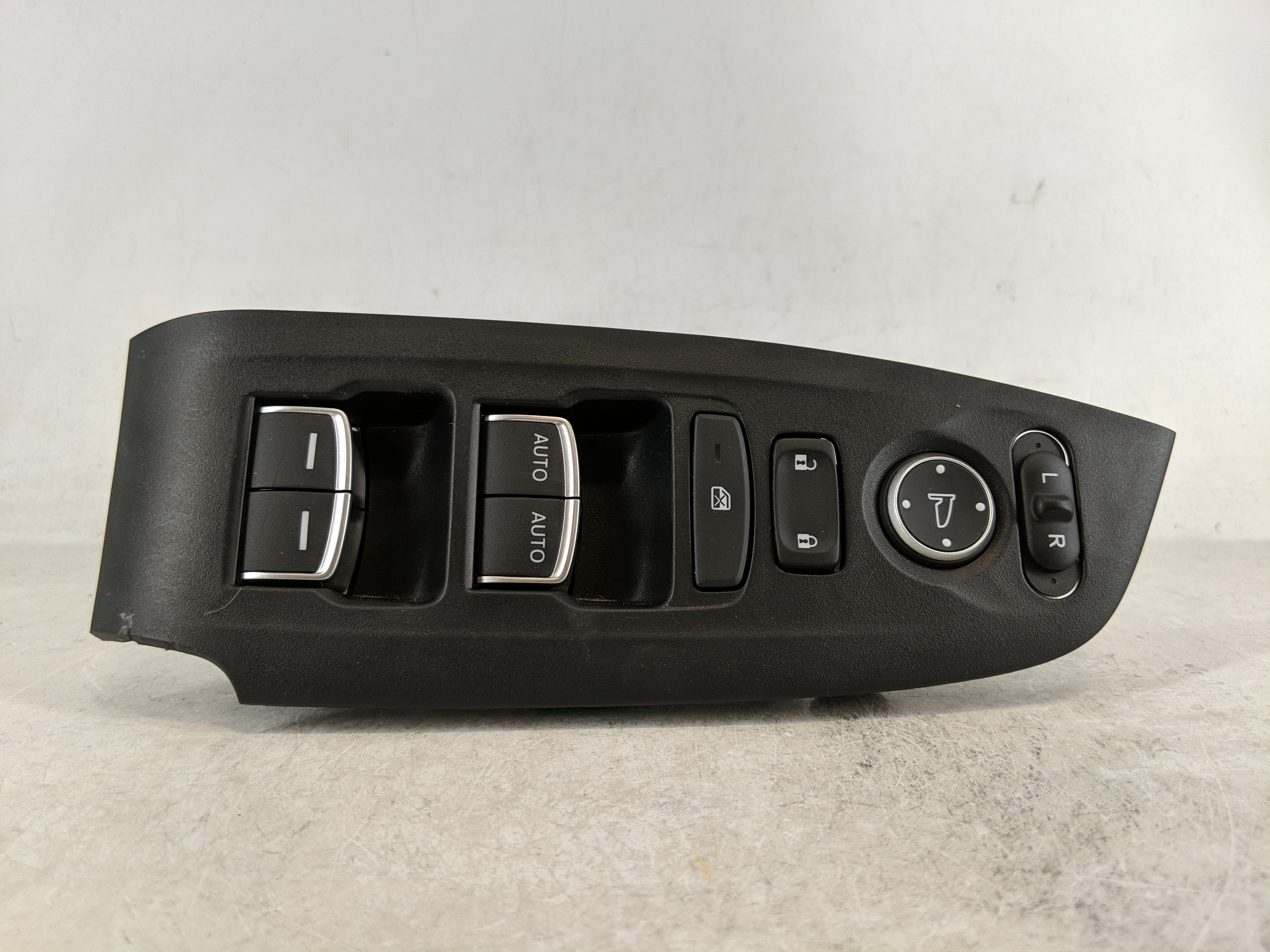 Picture of 2018-2022 Honda Accord Driver Left Door Master Power Window Switch 1190497