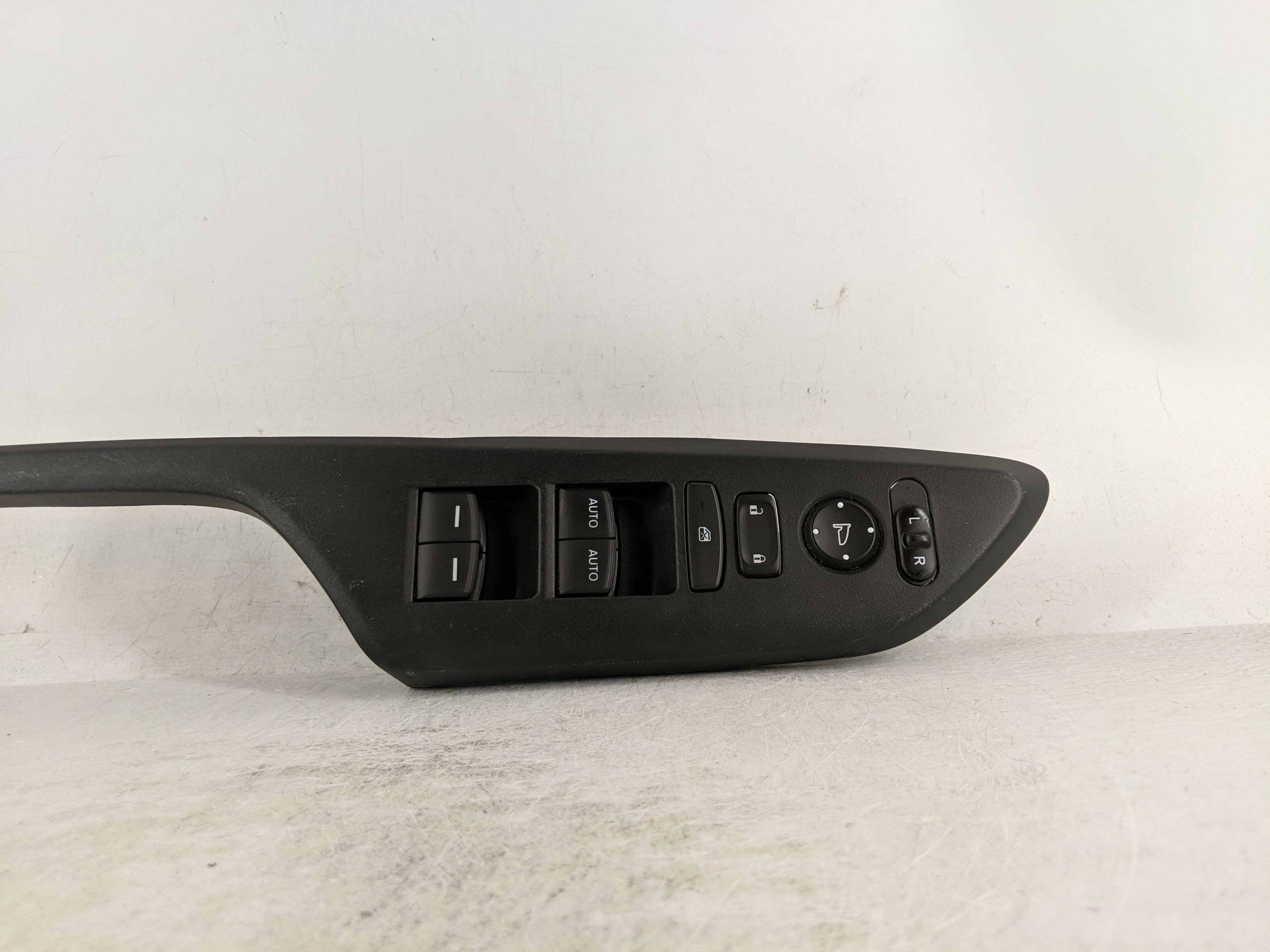 Picture of 2016-2021 Honda Civic Driver Left Door Master Power Window Switch 1190531