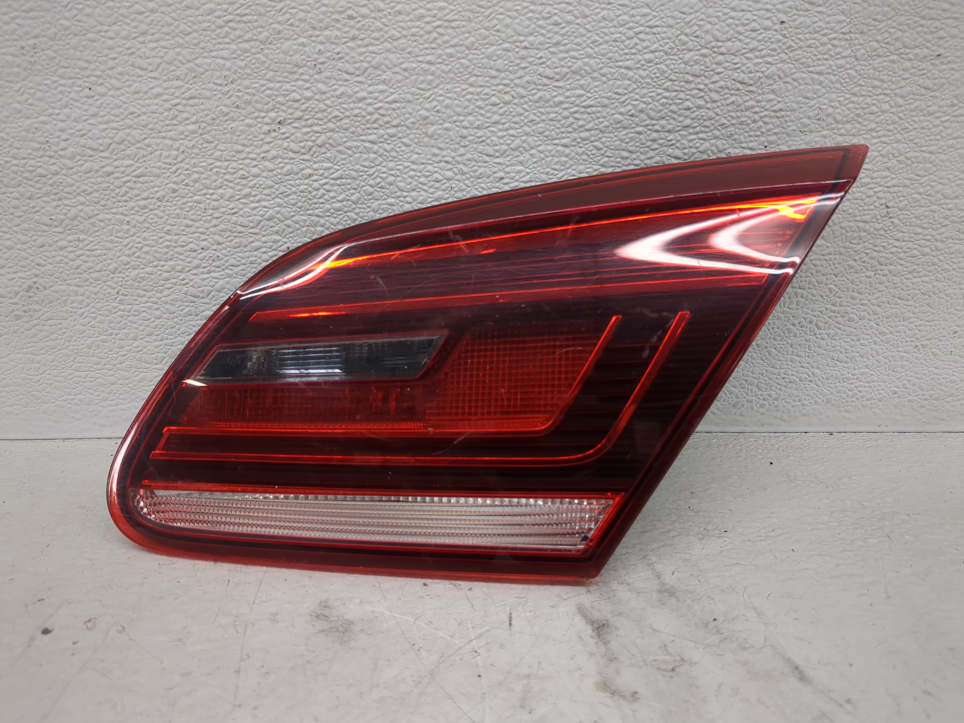 Picture of 2013-2017 Volkswagen Cc Passenger Right Side Tail Light Taillight Oem 1190798