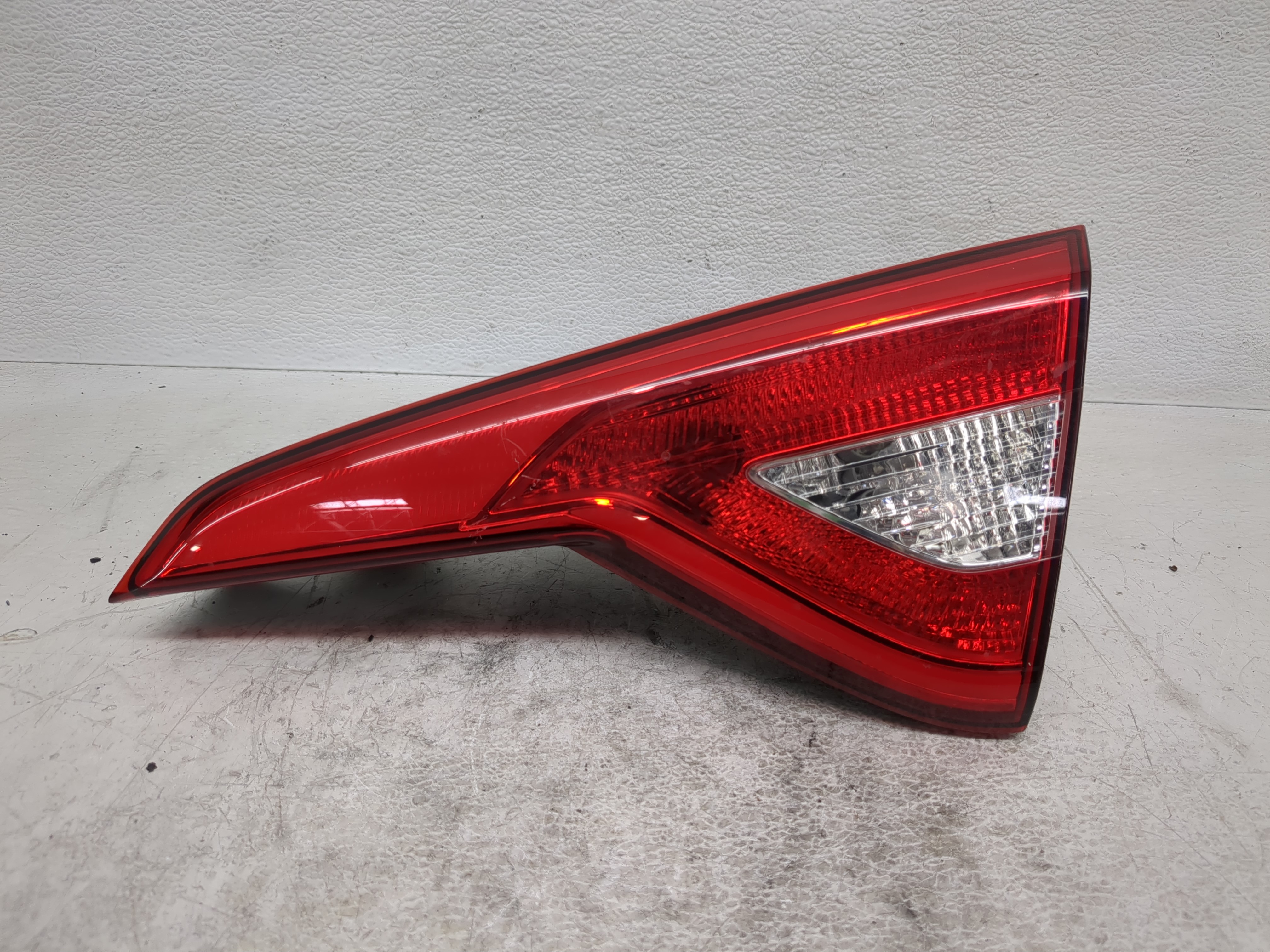 Picture of 2015-2017 Hyundai Sonata Driver Left Side Tail Light Taillight Oem 1190800