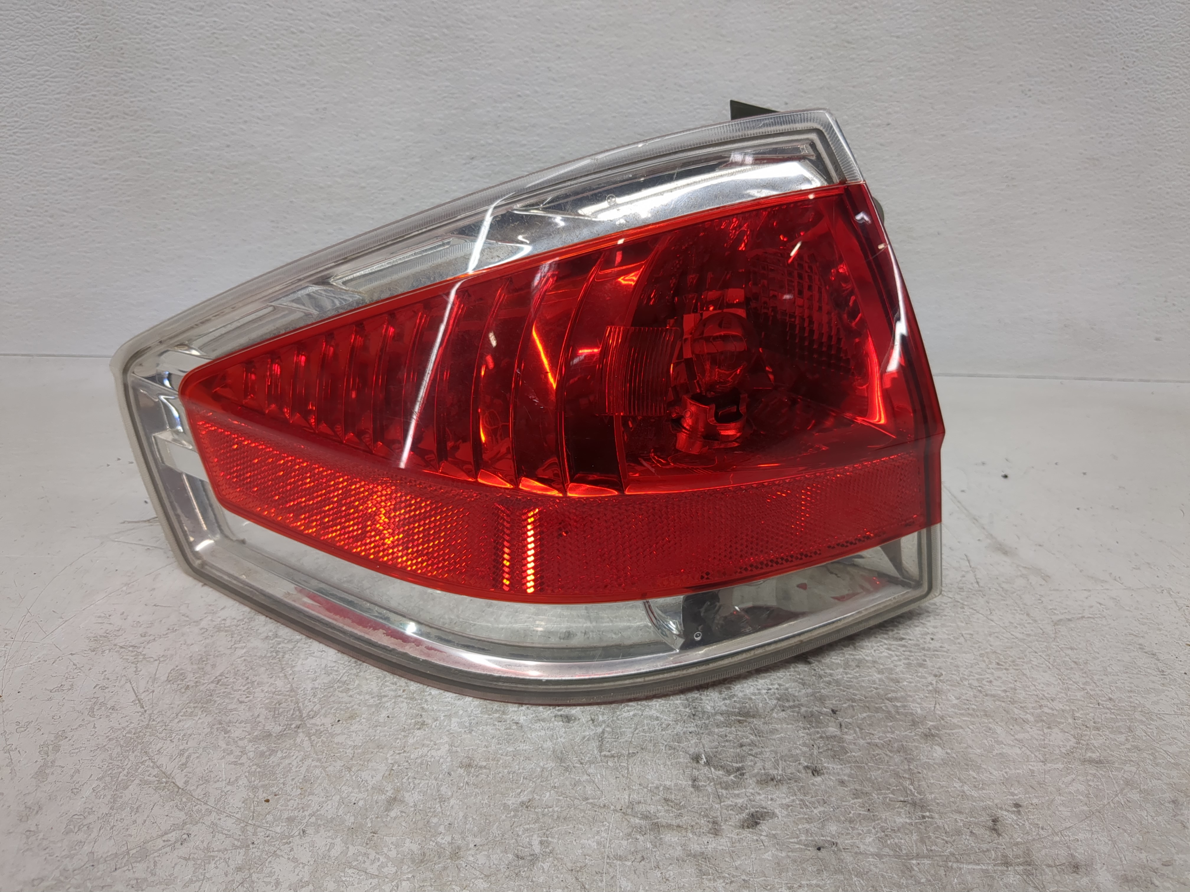 Picture of 2008-2011 Ford Focus Driver Left Side Tail Light Taillight Oem 1190802
