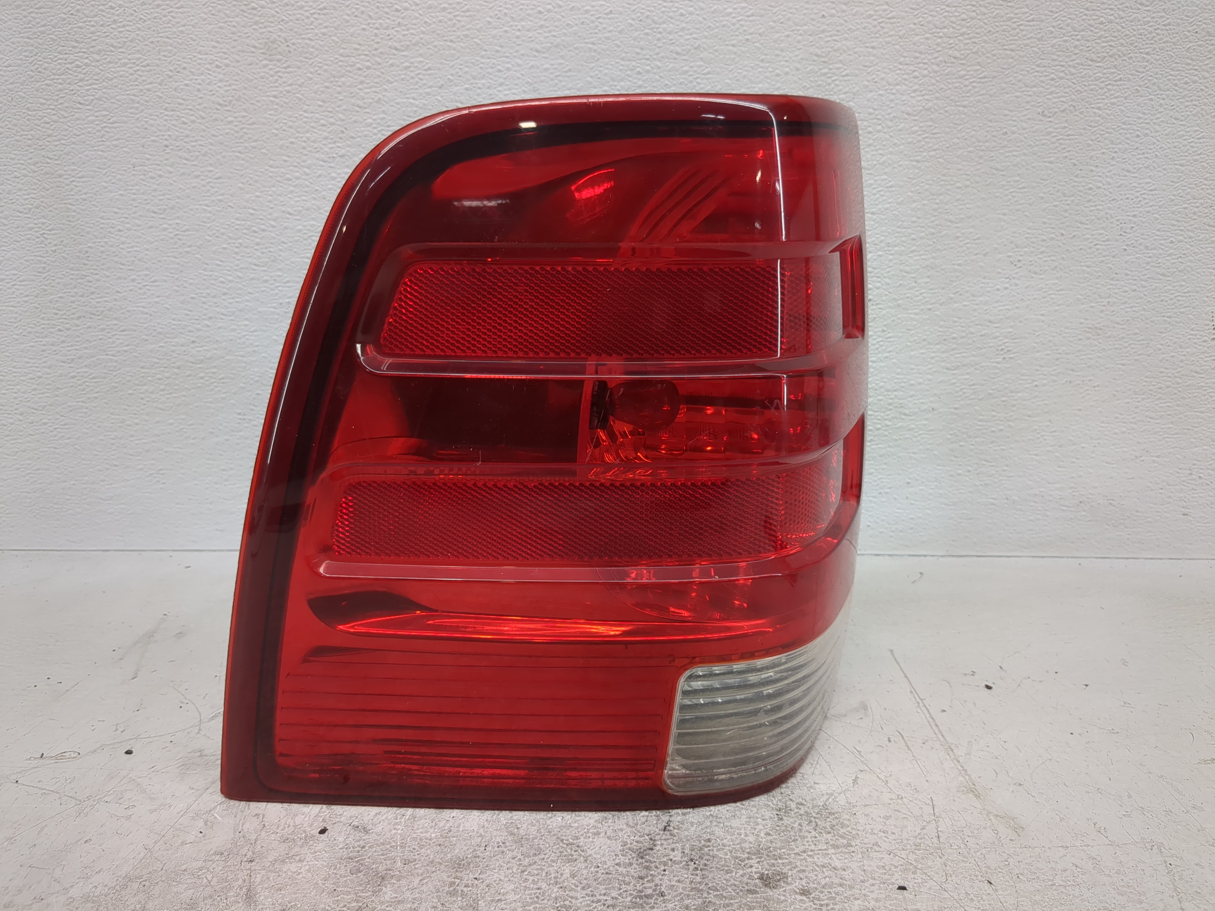 Picture of 2012-2012 Ford Focus Passenger Right Side Tail Light Taillight Oem 1190805