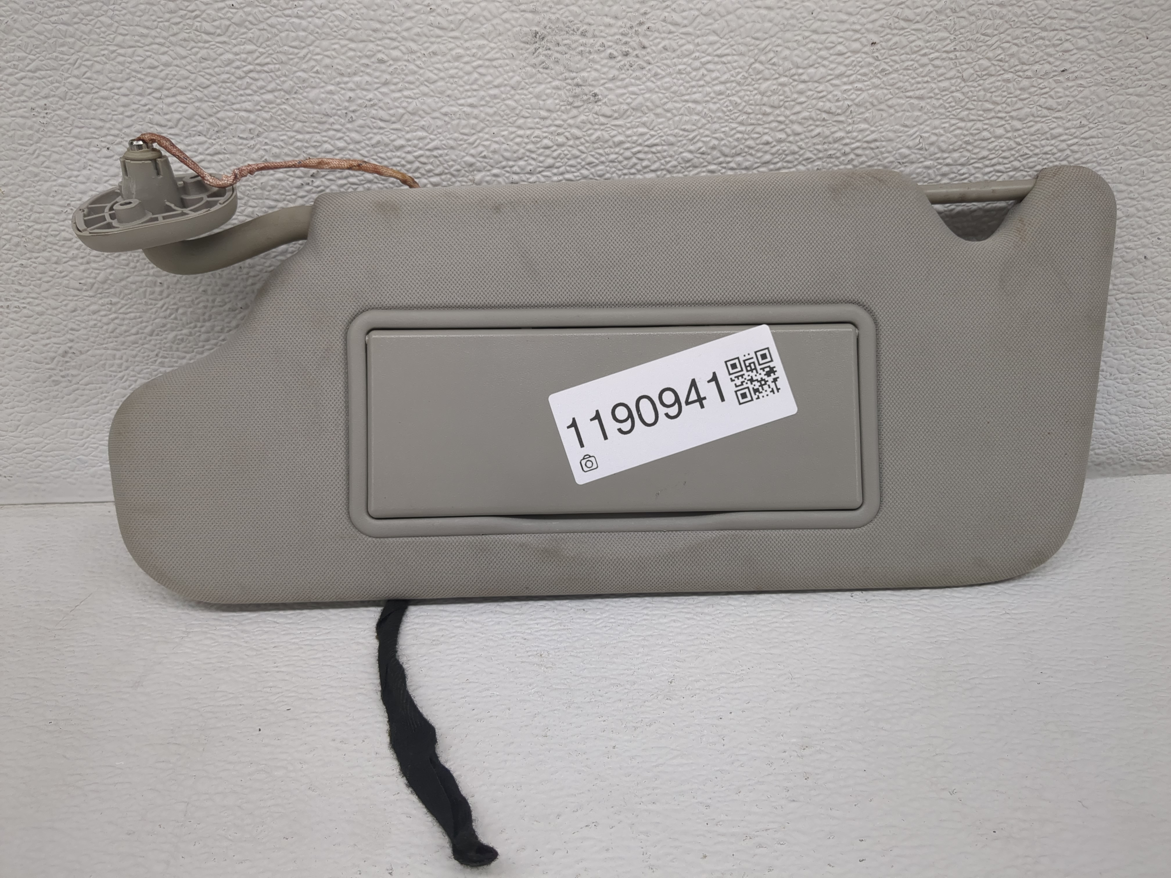 2006-2016 Chevrolet Impala Driver Sun Visor Mirror Left Sunvisor Grey 1190941 - Oemusedautoparts1.com