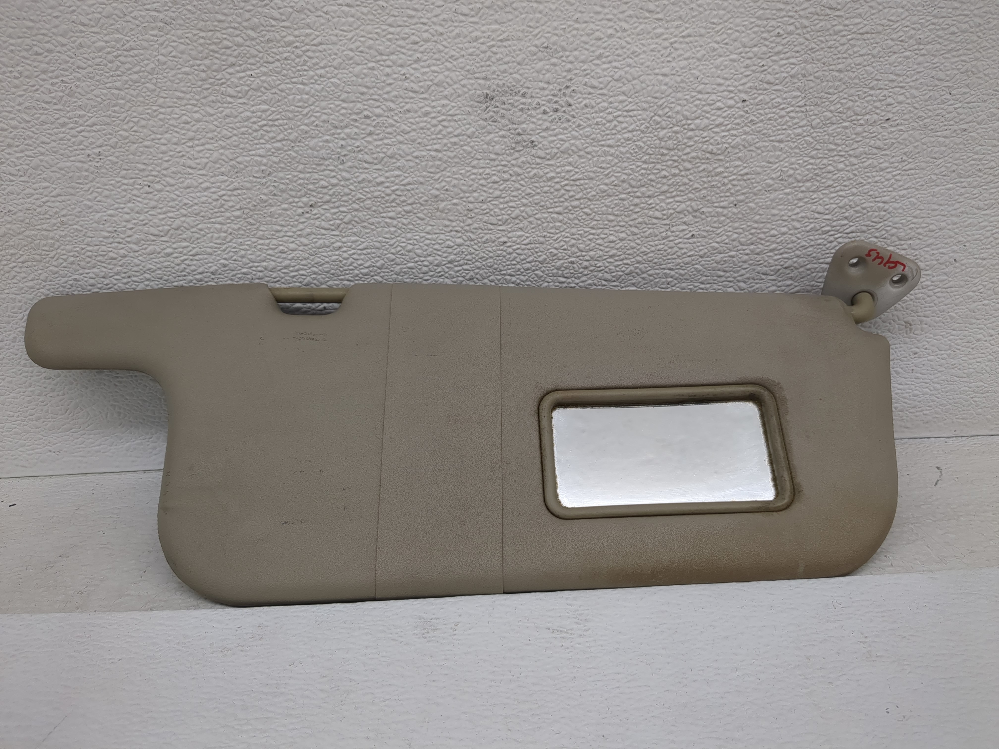 1998 Chevrolet Prizm Passenger Sun Visor Mirror Right Sunvisor Grey 1190943 - Oemusedautoparts1.com