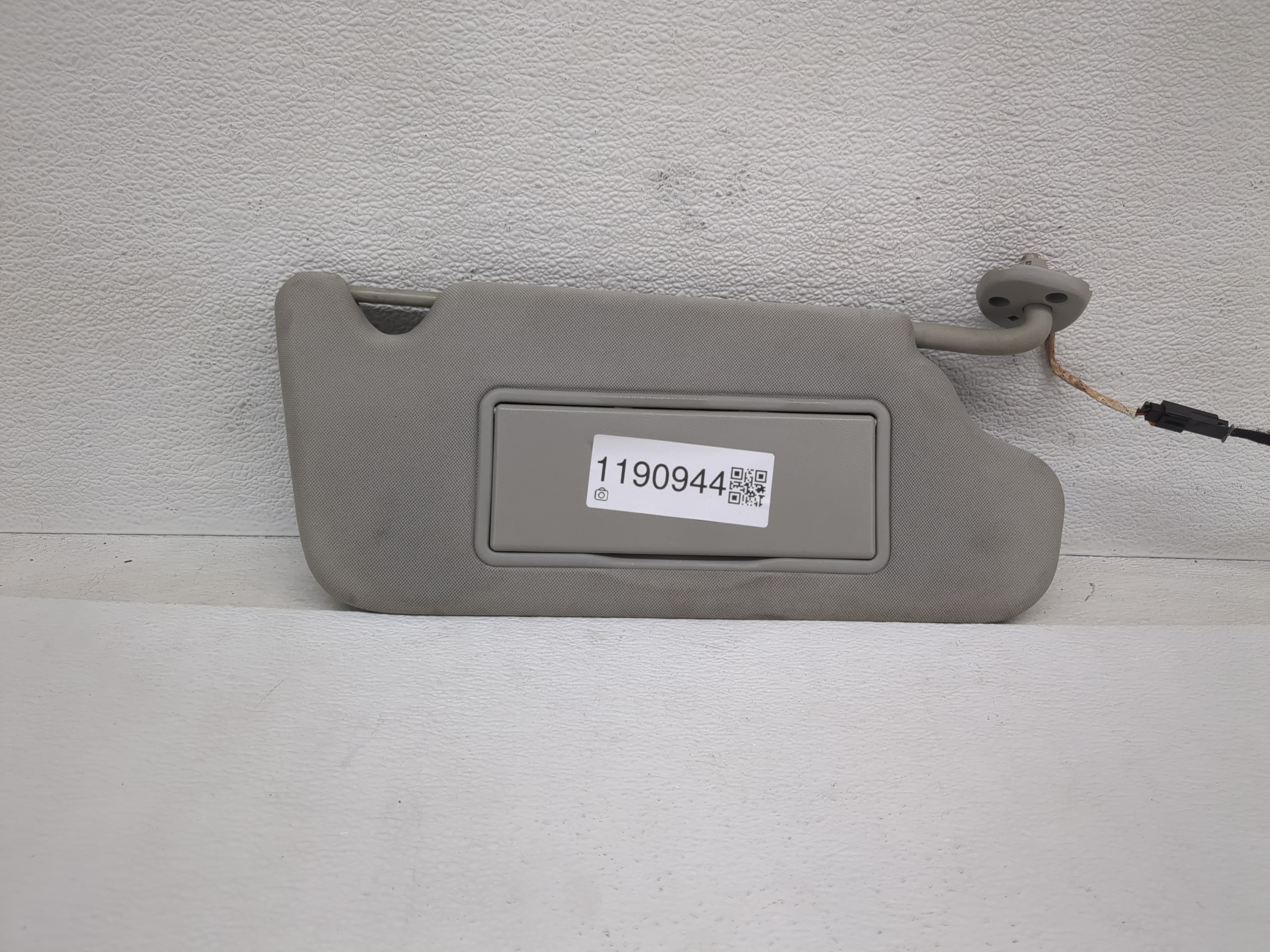 2006-2016 Chevrolet Impala Passenger Sun Visor Mirror Right Sunvisor 1190944 - Oemusedautoparts1.com
