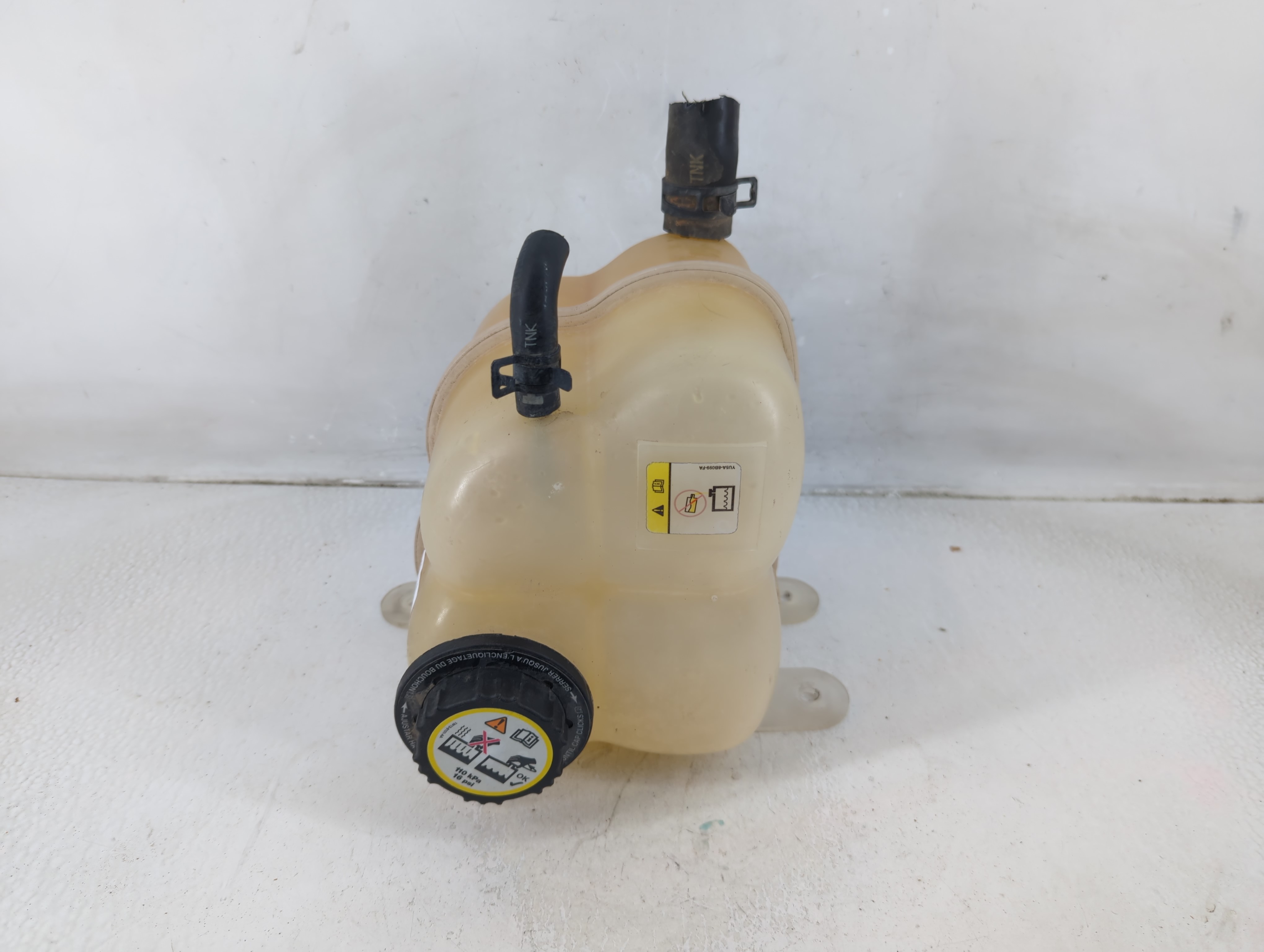 2002 Mercury Mountaineer Windshield Washer Fluid Reservoir Bottle Oem 1191090 - Oemusedautoparts1.com