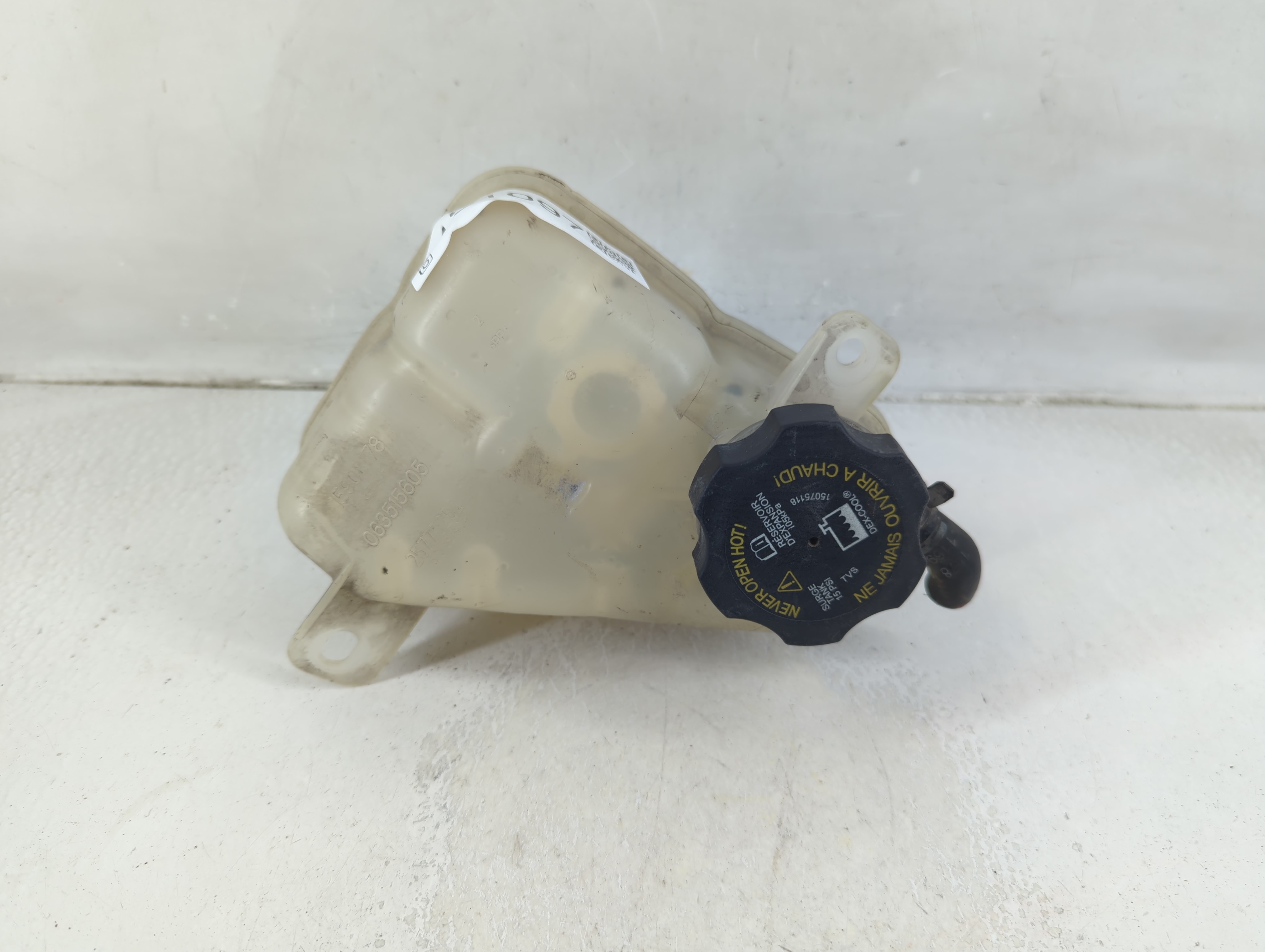 2009 Saturn Aura Radiator Coolant Overflow Expansion Tank Bottle 1191097 - Oemusedautoparts1.com