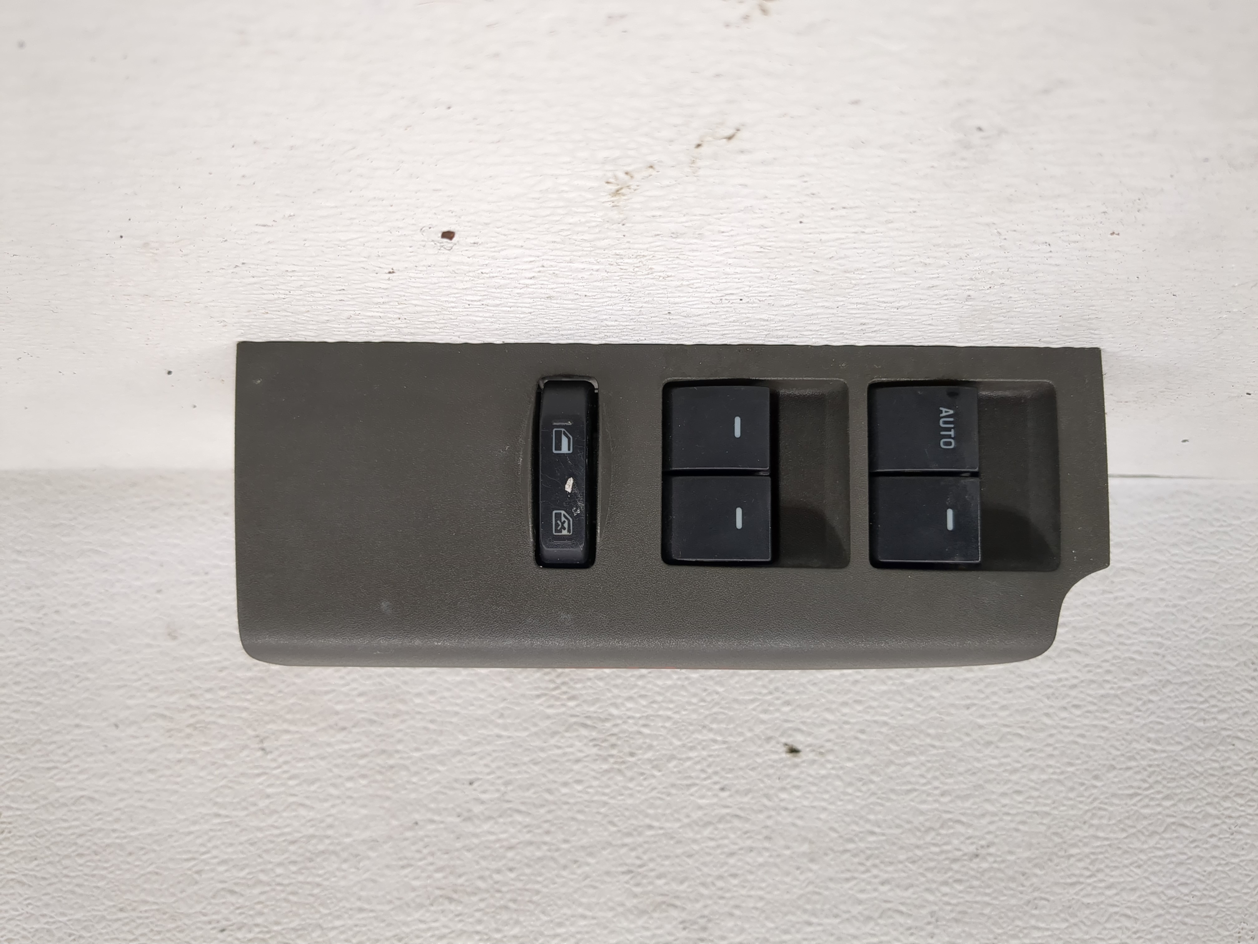 Picture of 2008-2011 Ford Focus Driver Left Door Master Power Window Switch 1191121