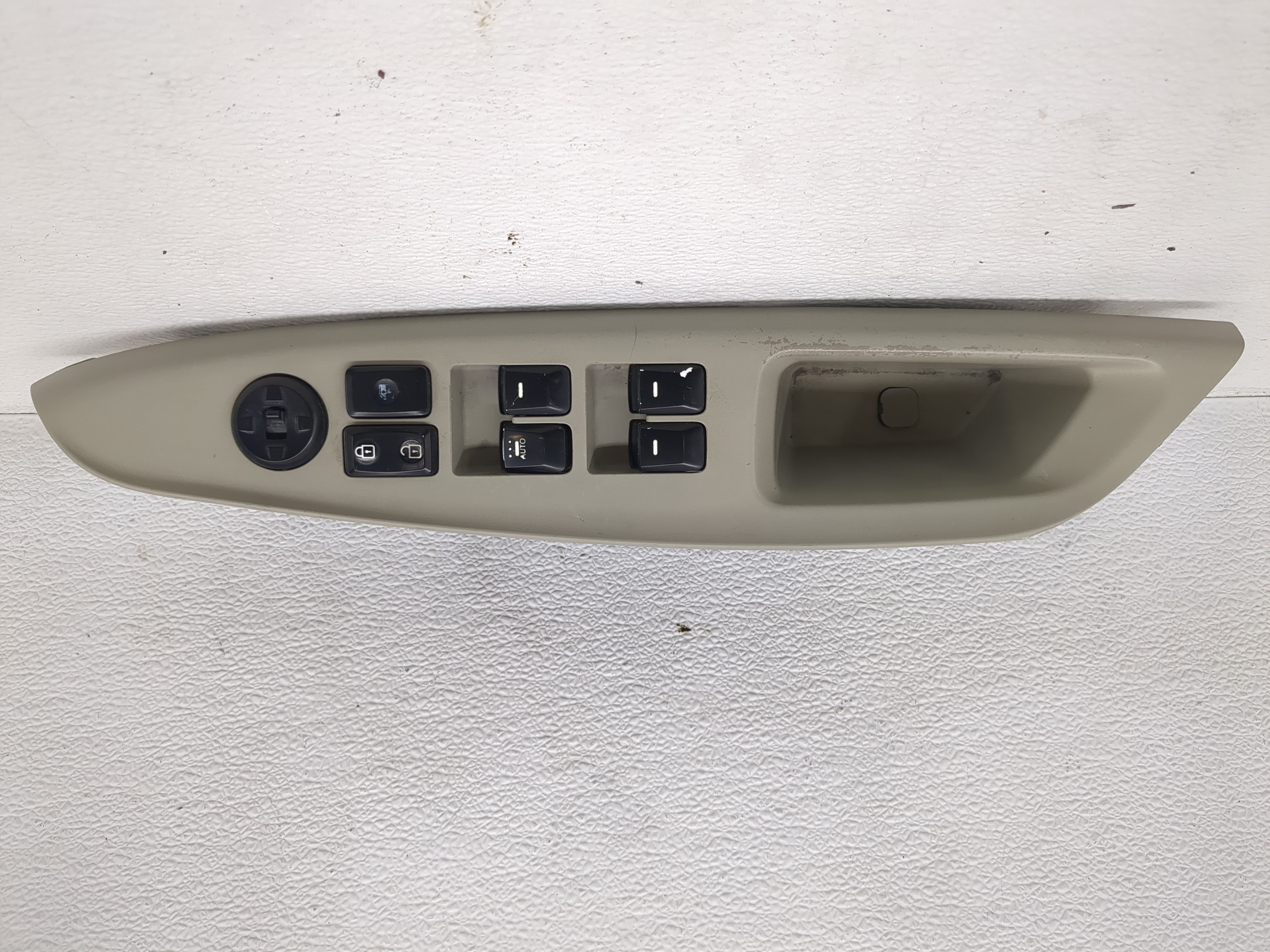 Picture of 2012-2013 Kia Rio Driver Left Door Master Power Window Switch 1191124