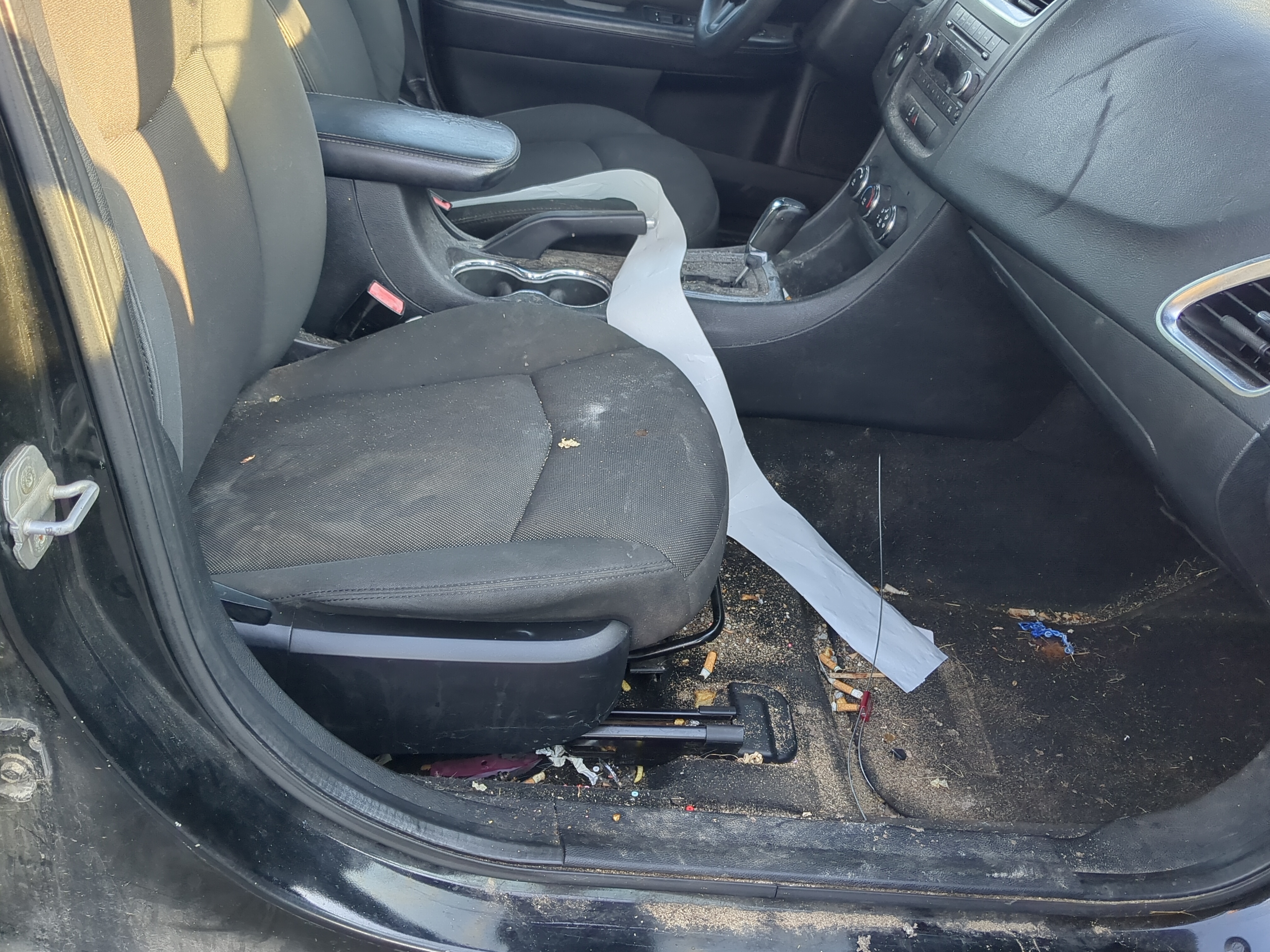 Picture of 2011-2014 Dodge Avenger Passenger Front Seat Oem 1191367