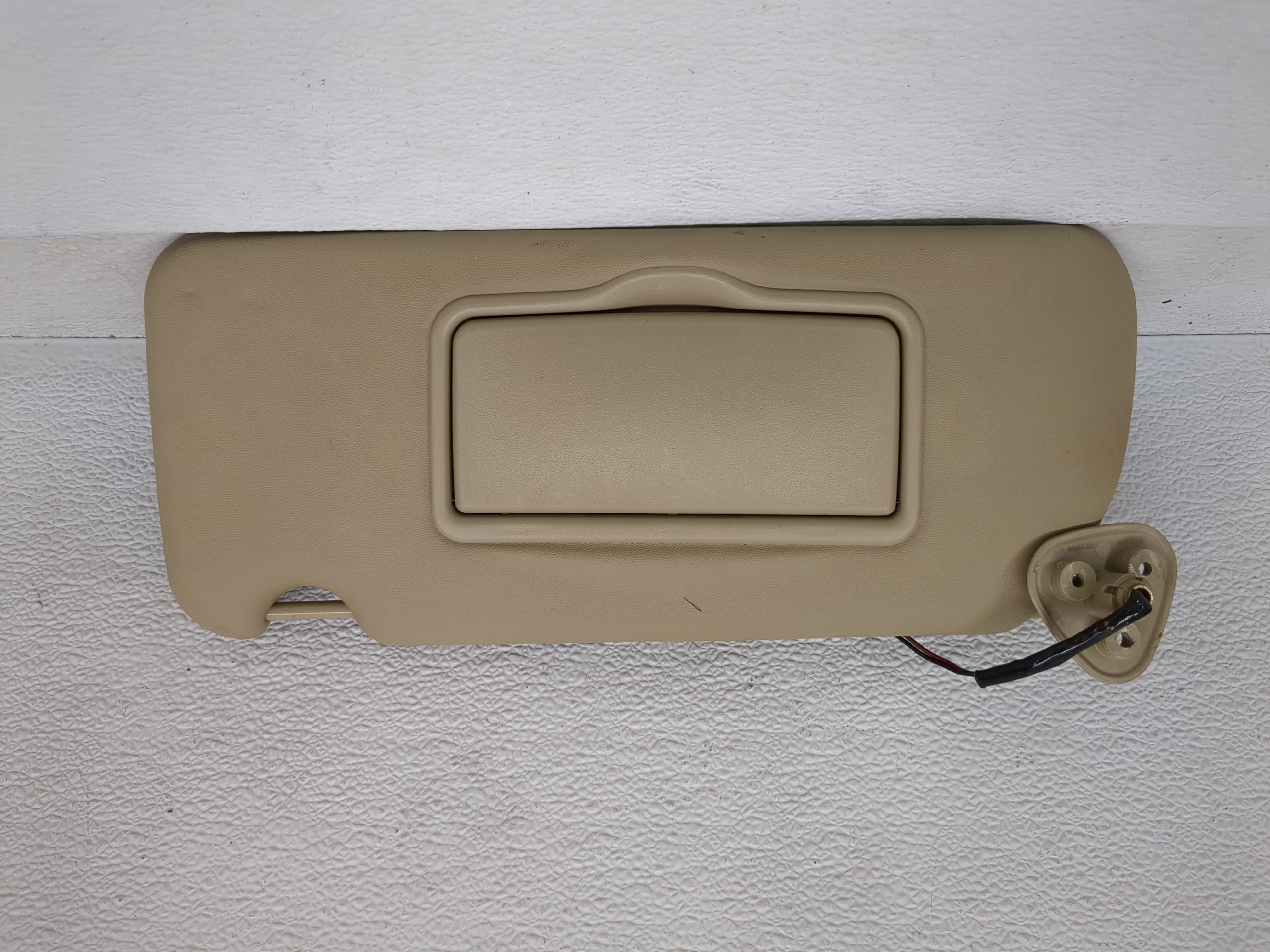 2003-2007 Cadillac Cts Driver Sun Visor Mirror Left Sunvisor Beige 1191770 - Oemusedautoparts1.com