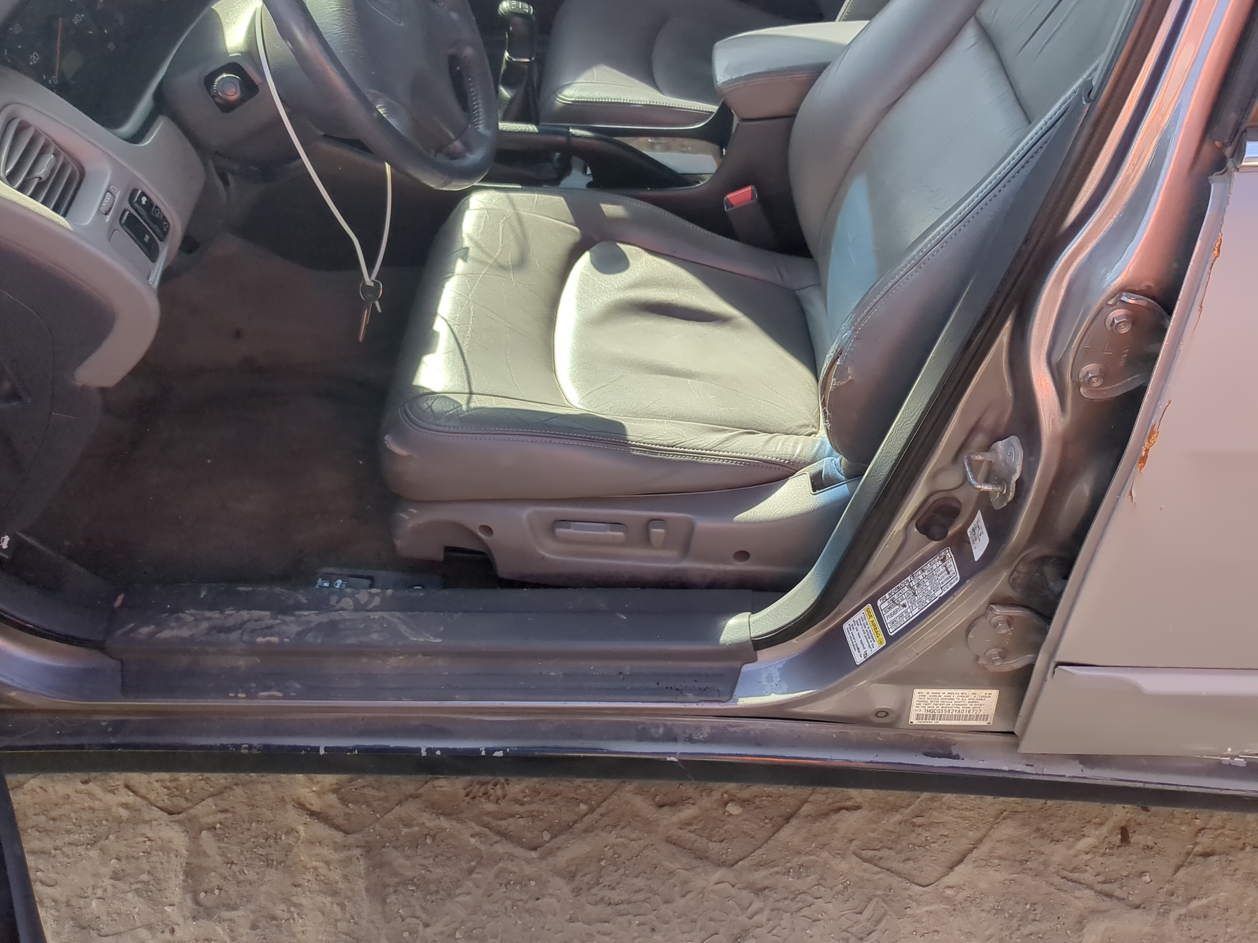 Picture of 2000-2002 Honda Accord Driver Front Seat Oem 1191816