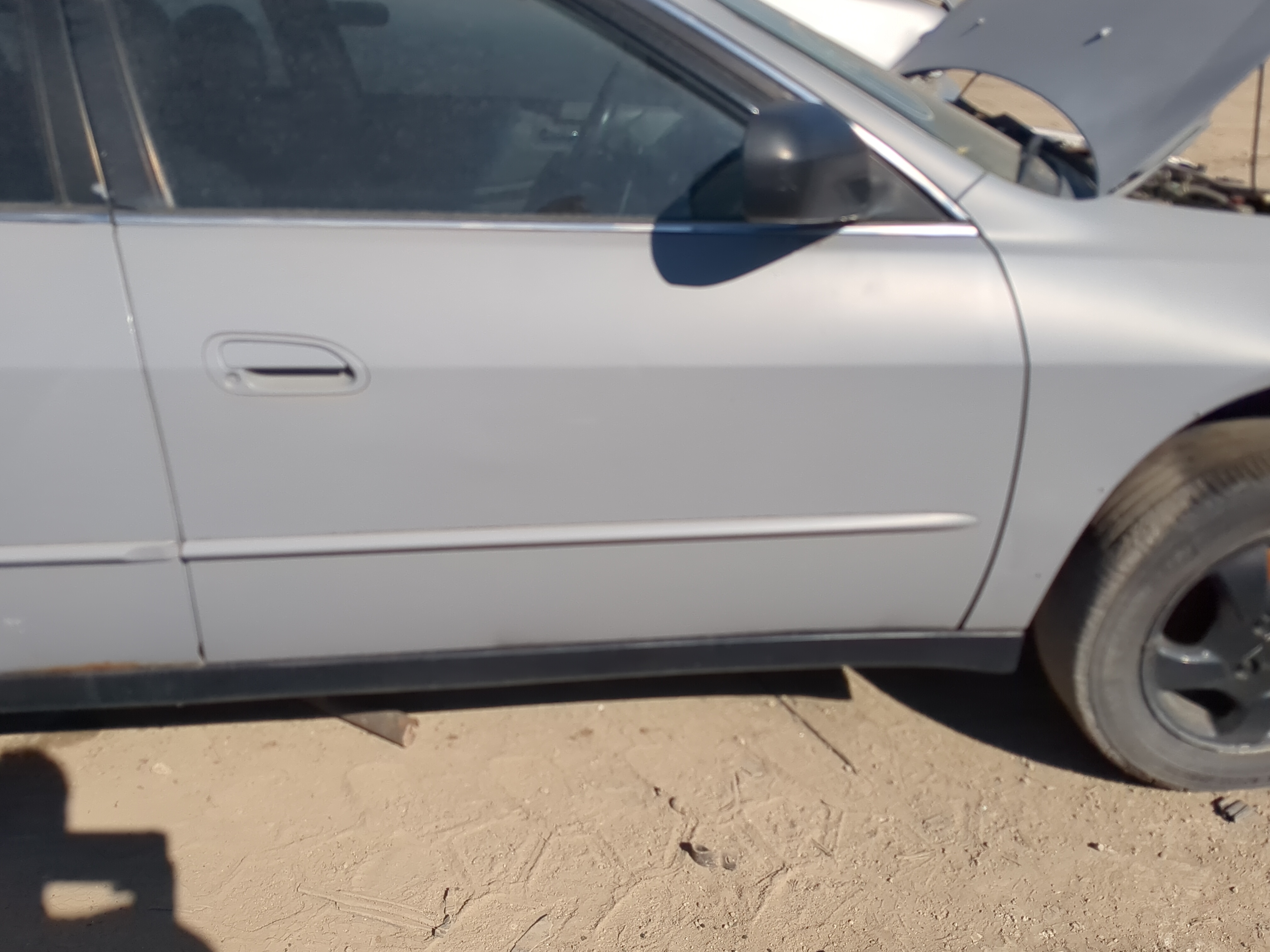 1998-2002 Honda Accord Passenger Front Door Oem 1191871 - Oemusedautoparts1.com