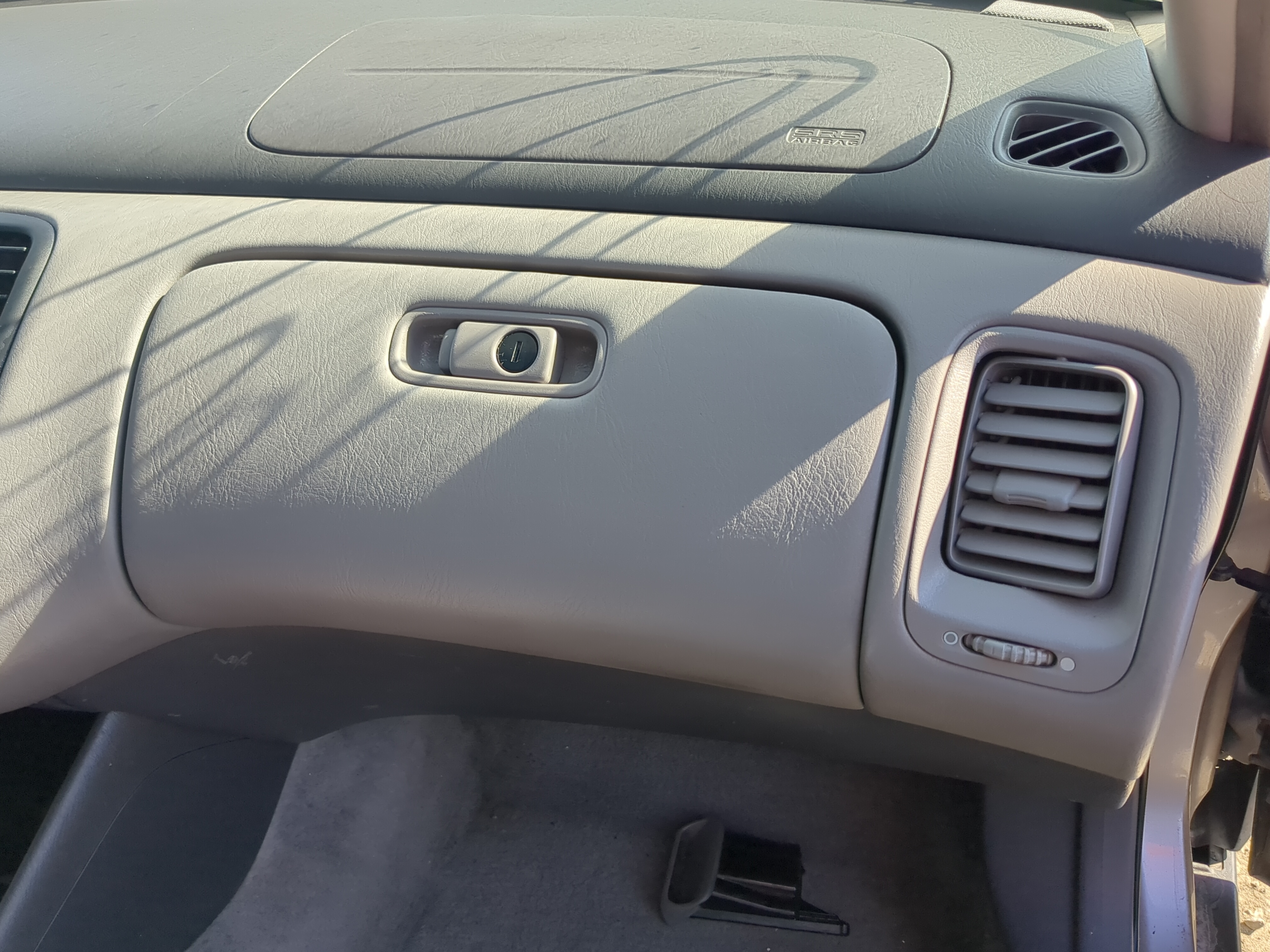 2000 Honda Accord Passenger Glove Box Door Storage Compartment 1191956 - Oemusedautoparts1.com