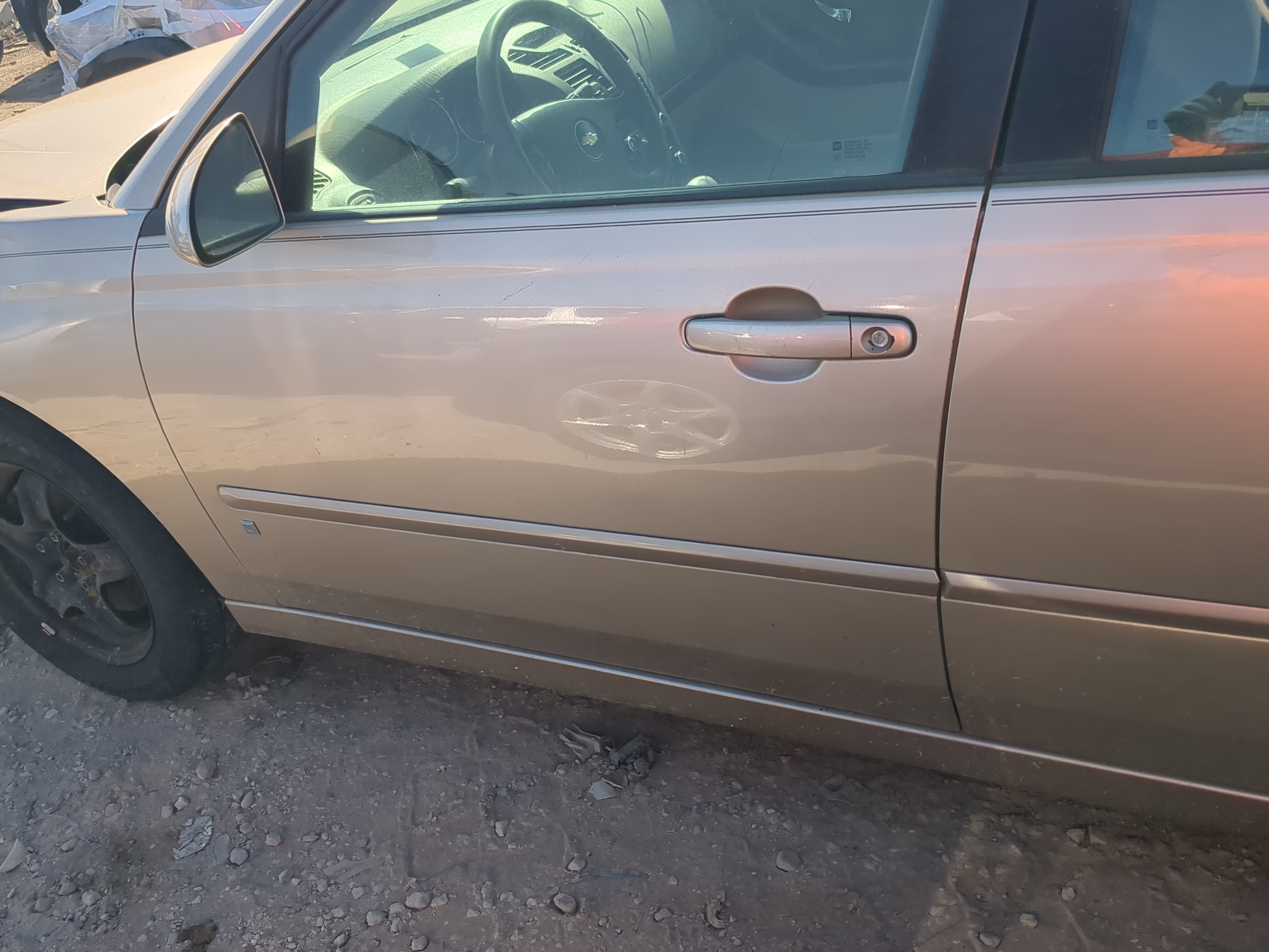 2004-2008 Chevrolet Malibu Driver Front Door Oem 1191992 - Oemusedautoparts1.com