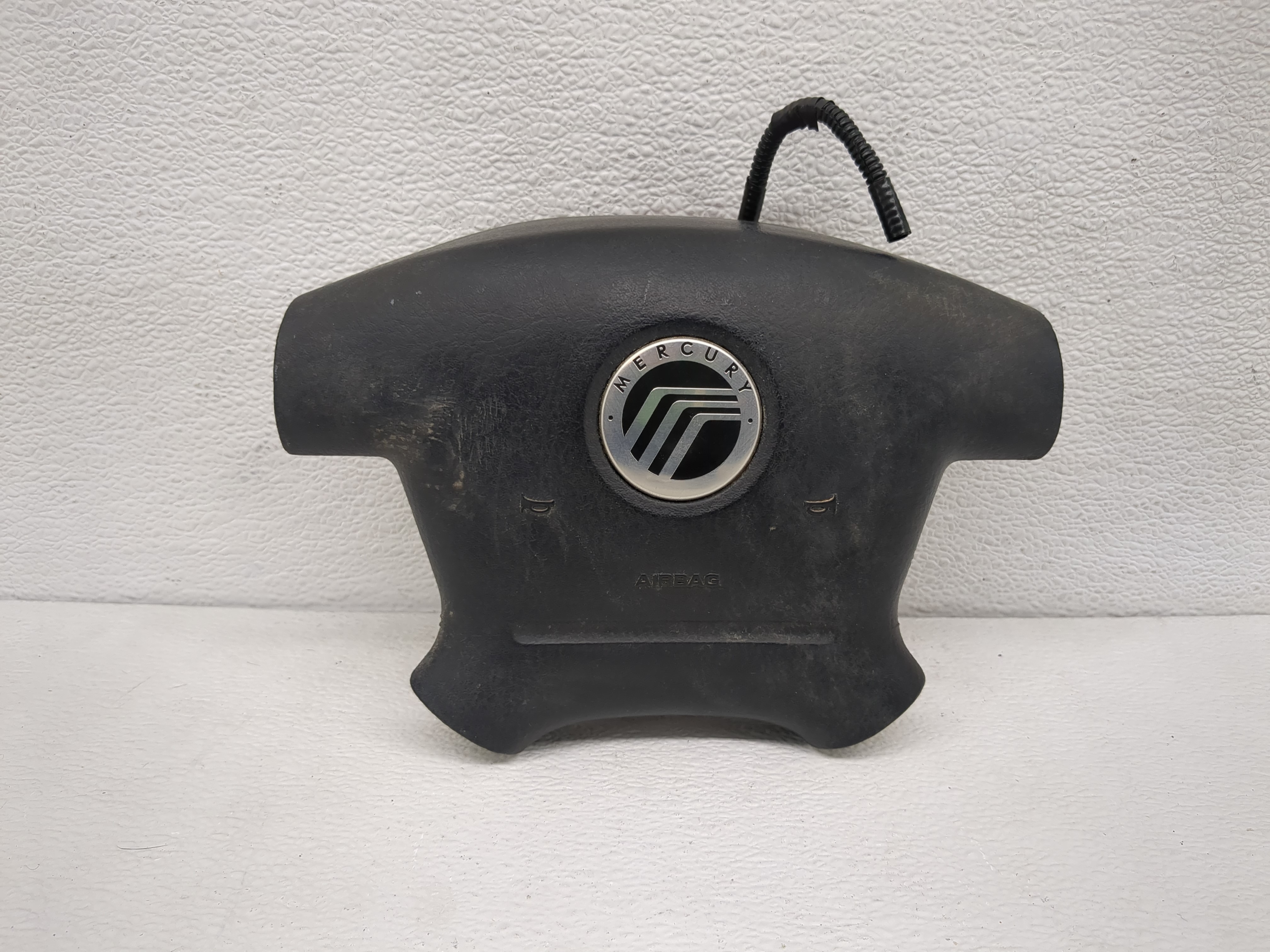 2002-2005 Mercury Mountaineer Air Bag Driver Left Steering Wheel Mounted 1192139 - Oemusedautoparts1.com