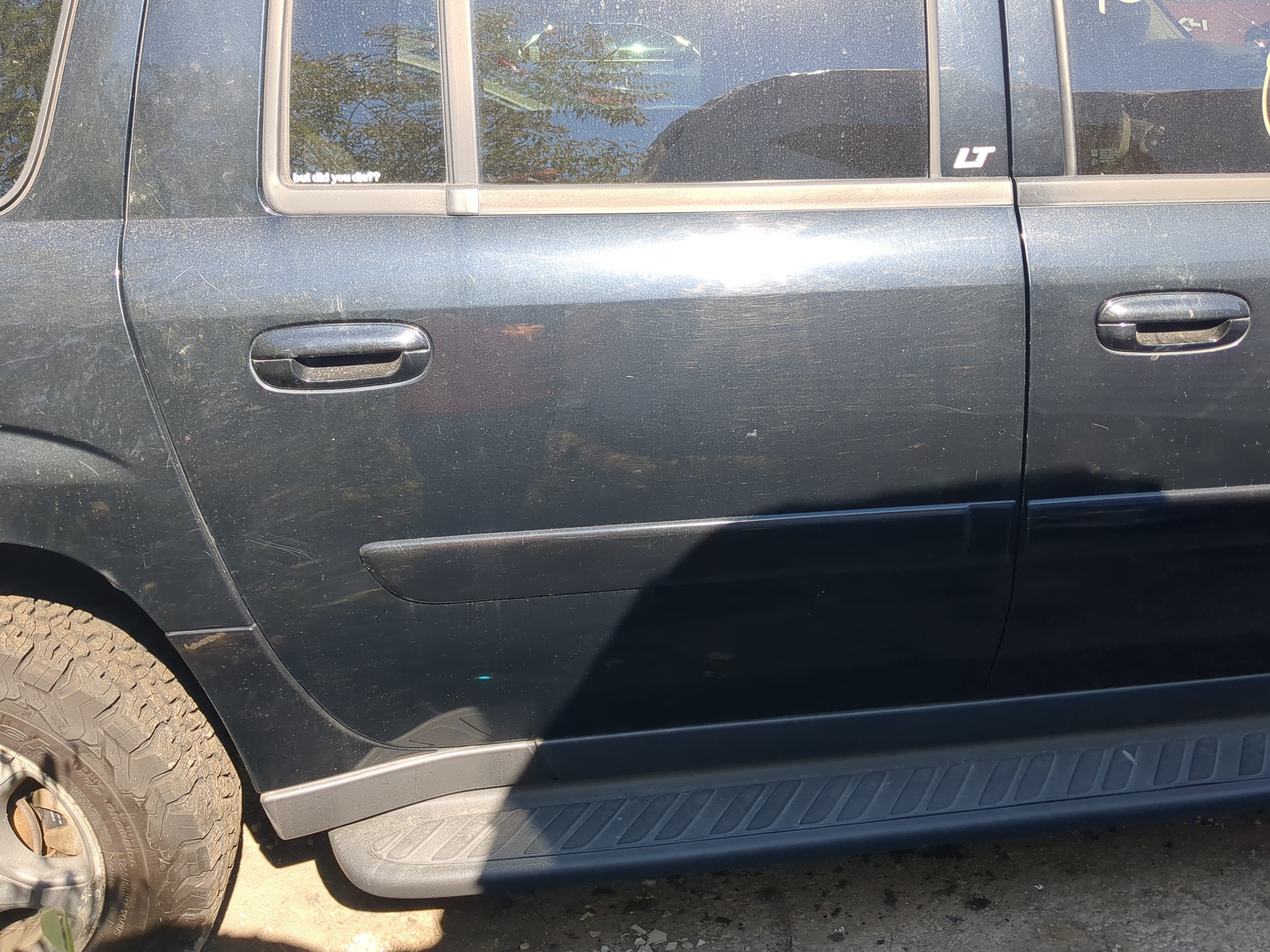 2002-2004 Chevrolet Trailblazer Ext Passenger Rear Door Oem 1192177 - Oemusedautoparts1.com