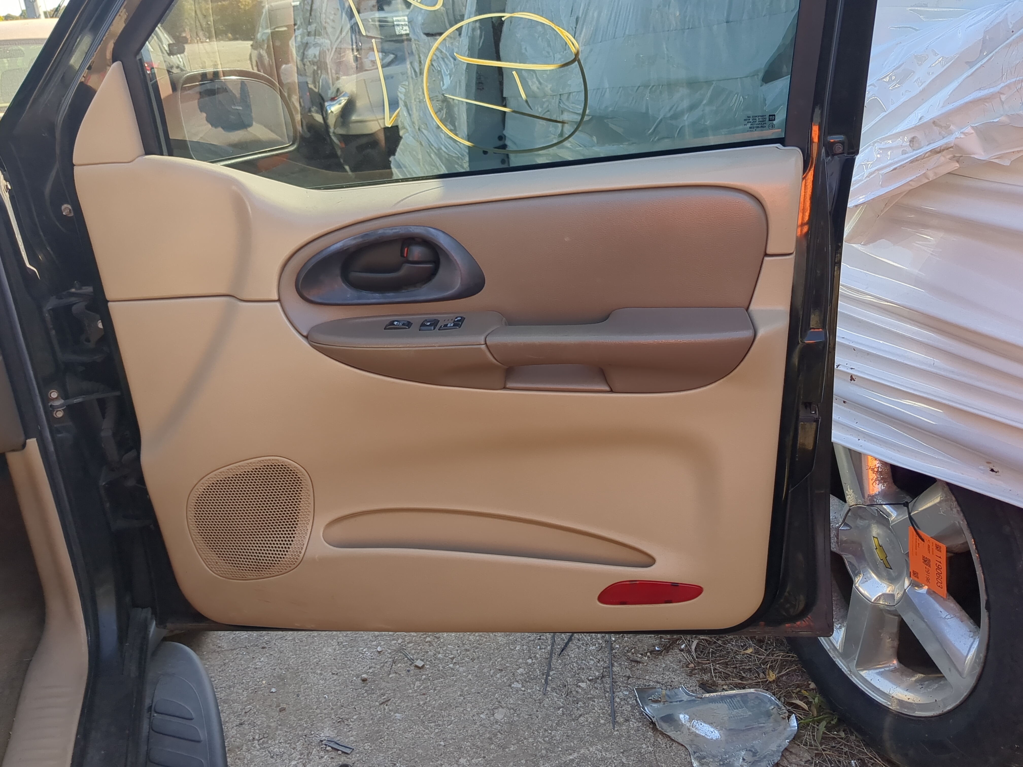 Picture of Door Panels 2004 CHEVROLET TRAILBLAZER EXT