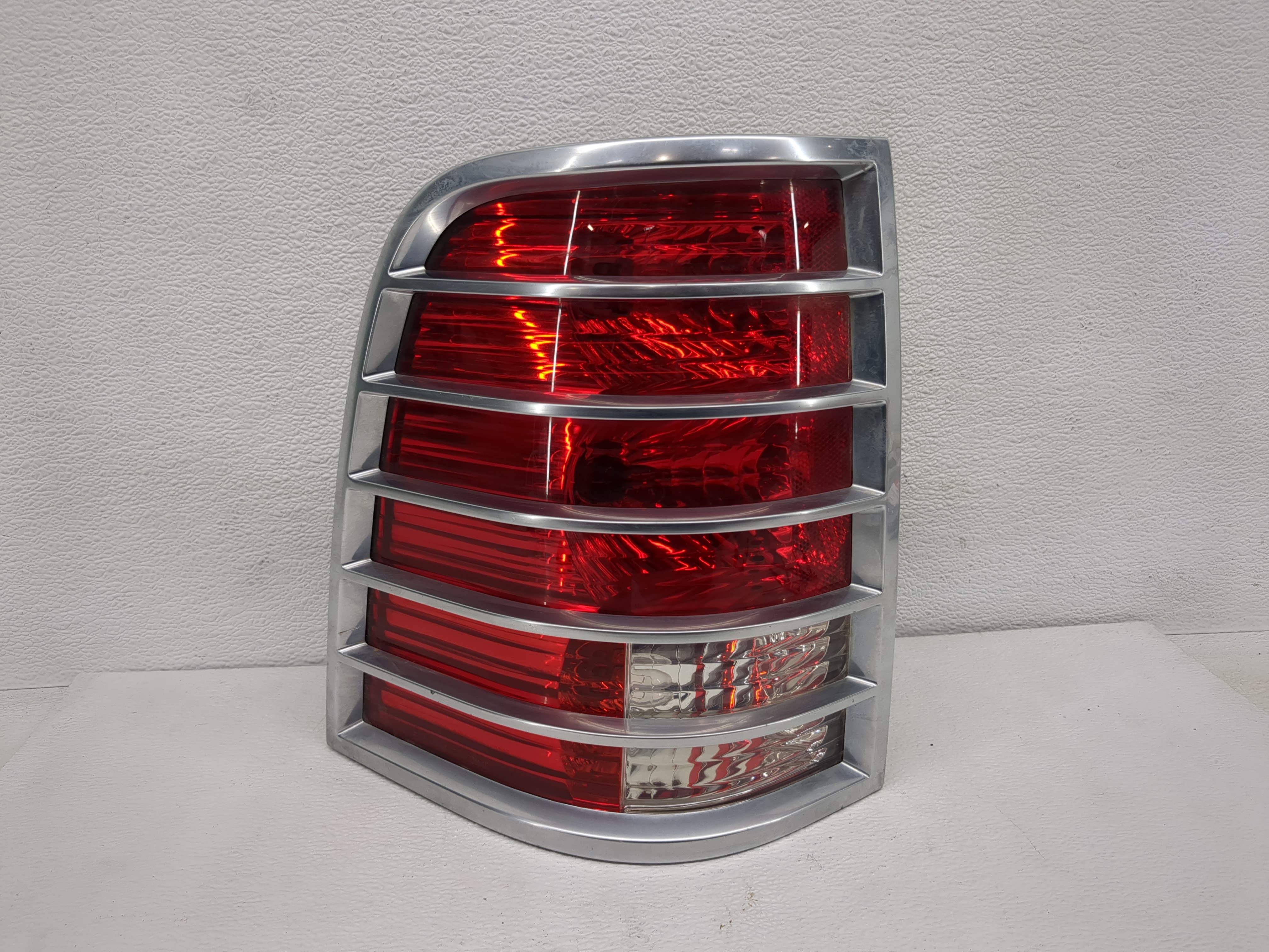 Picture of 2002 Mercury Mountaineer Passenger Right Side Tail Light Taillight Oem 1192437
