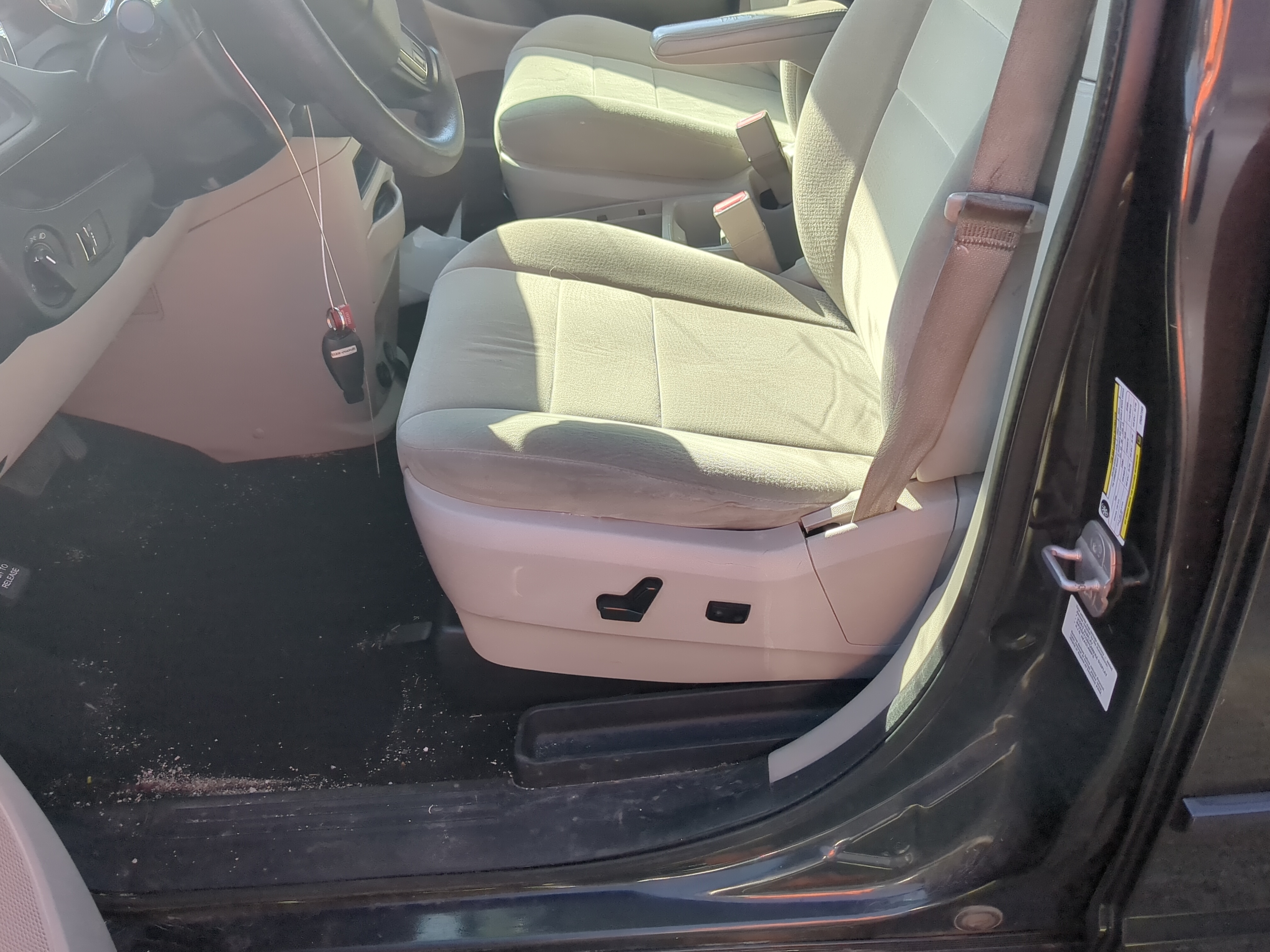 Picture of 2011-2018 Dodge Grand Caravan Driver Front Seat Oem 1192601