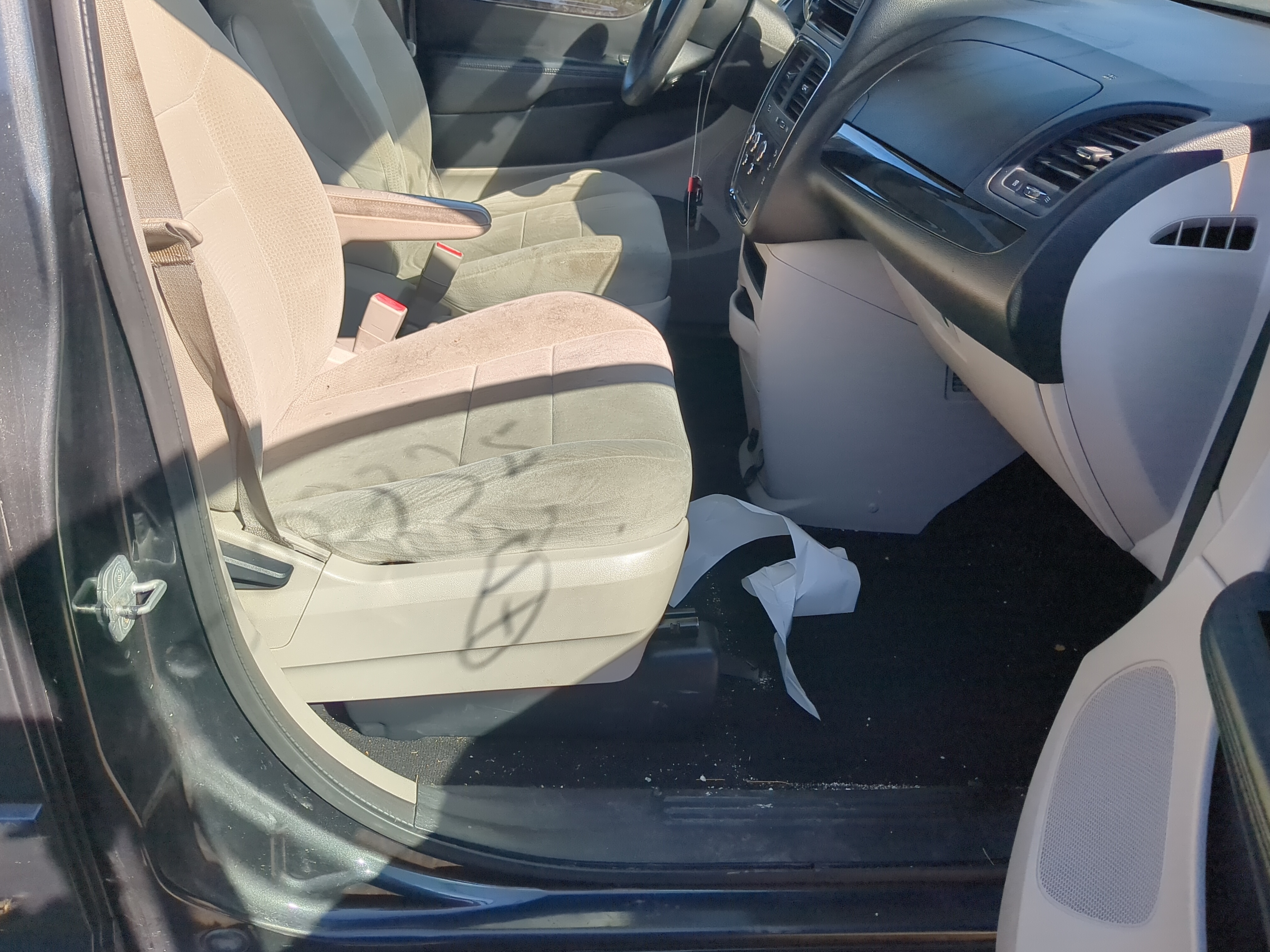 Picture of 2011-2018 Dodge Grand Caravan Passenger Front Seat Oem 1192606