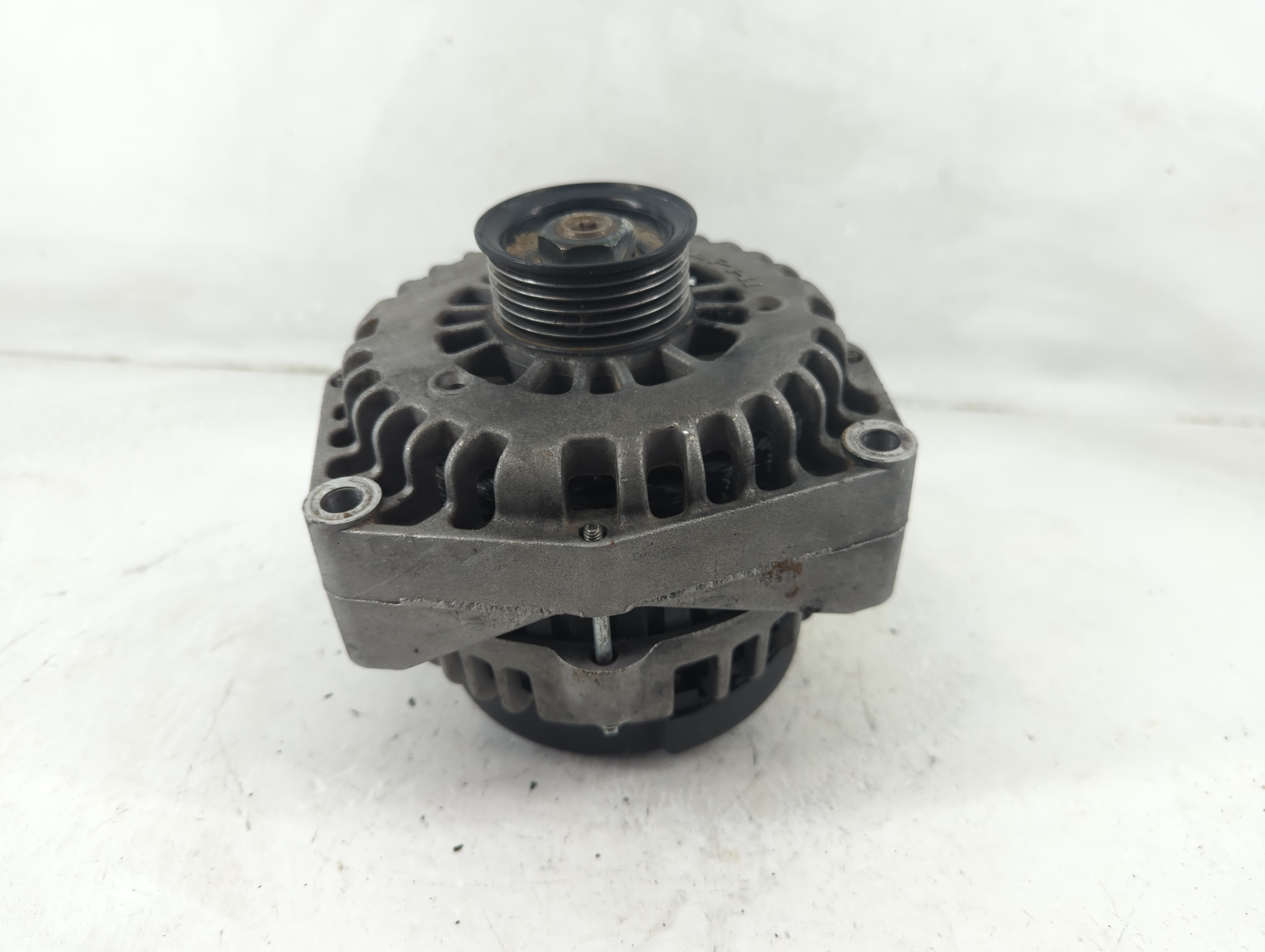 2004 Gmc Envoy Xuv Alternator Generator Charging Assembly Engine Oem 1192621 - Oemusedautoparts1.com