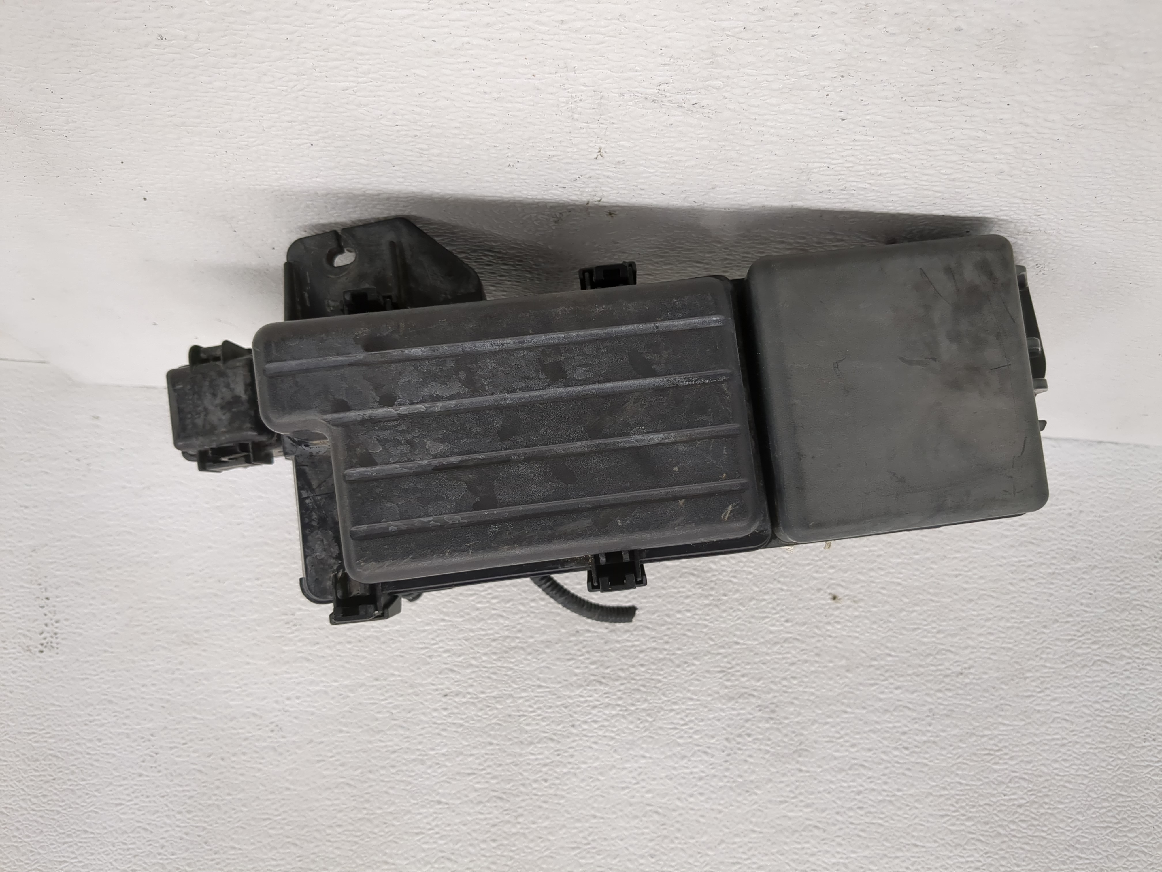 2005-2006 Ford Mustang Fusebox Fuse Box Relay Module 1192895 - Oemusedautoparts1.com