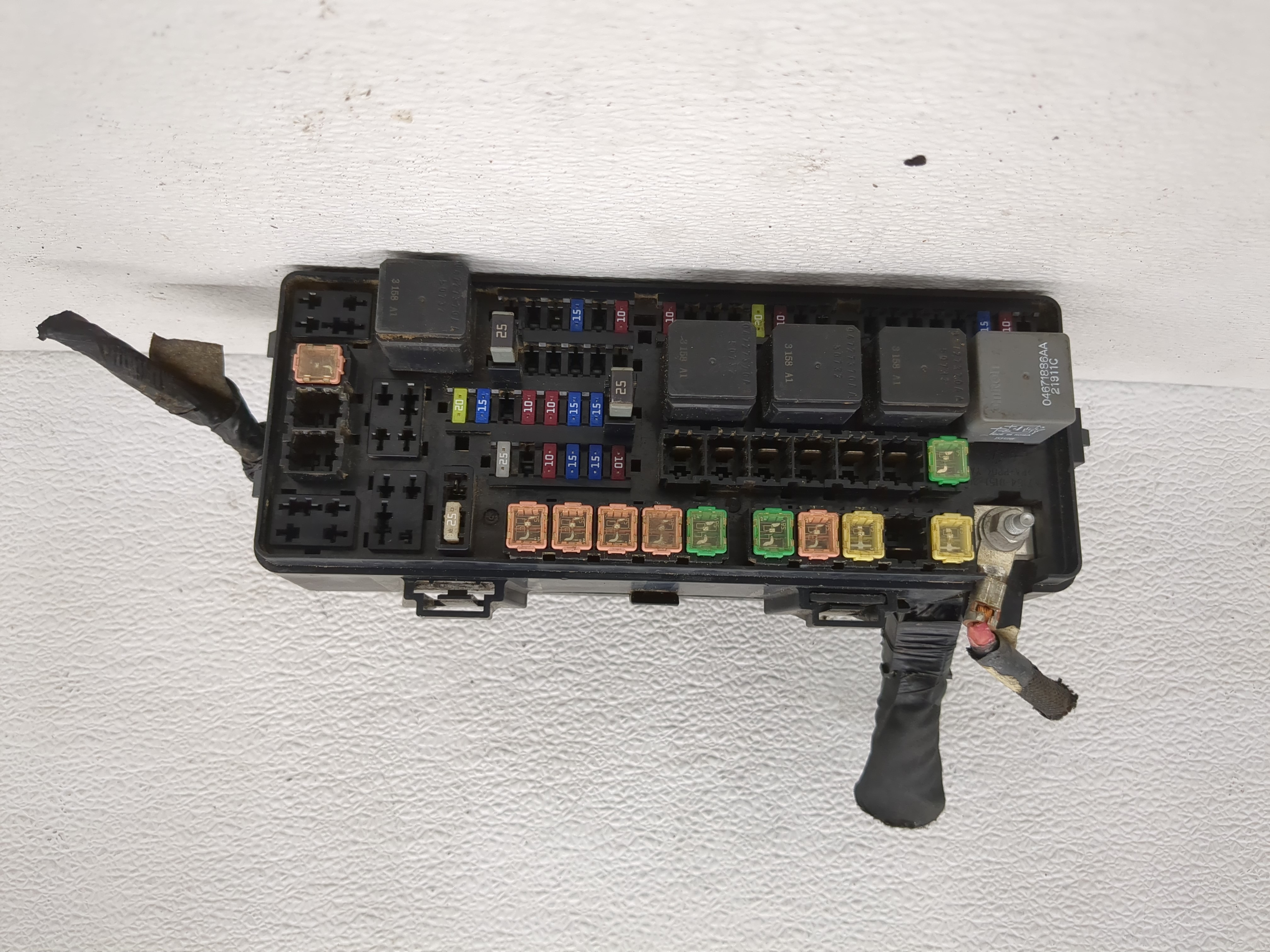2012-2014 Dodge Charger Fusebox Fuse Box Relay Module 1192897 - Oemusedautoparts1.com