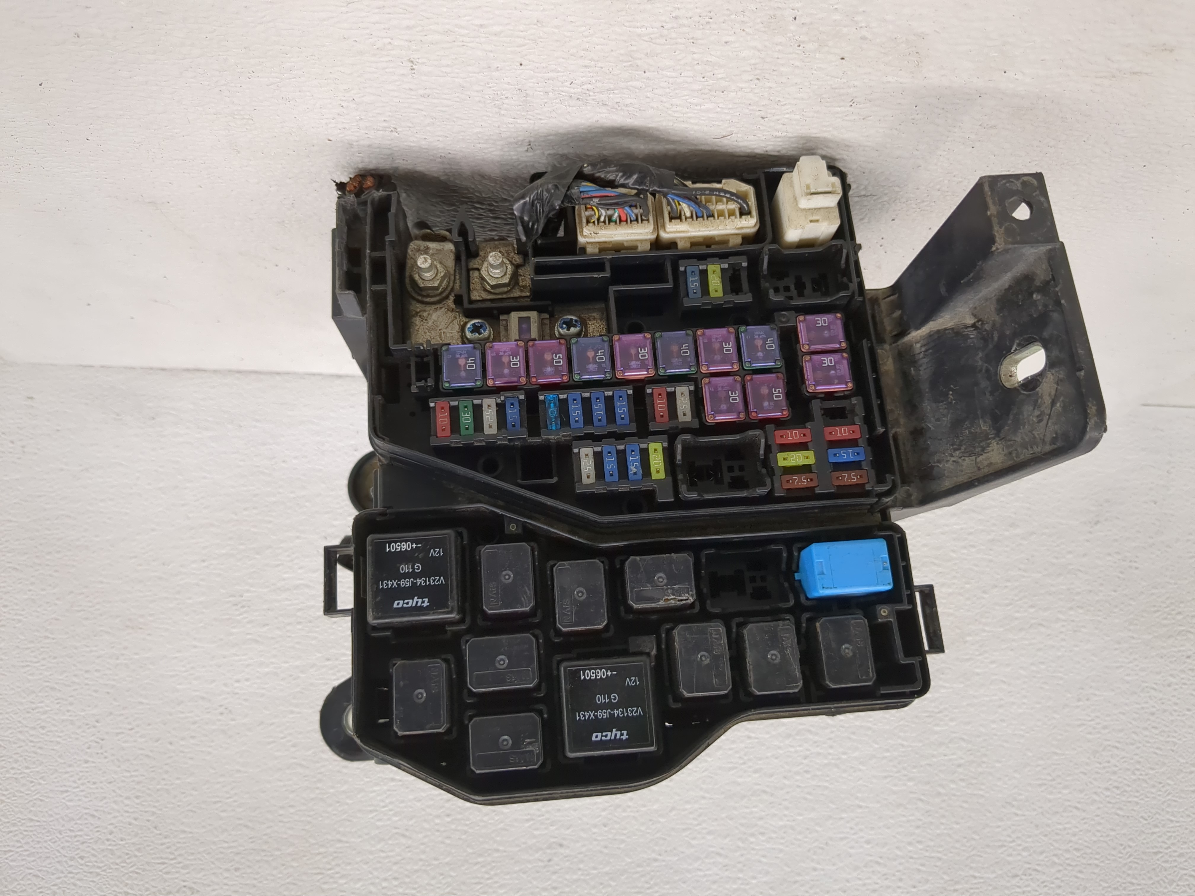 2007-2009 Mazda Cx-9 Fusebox Fuse Box Relay Module 1192915 - Oemusedautoparts1.com