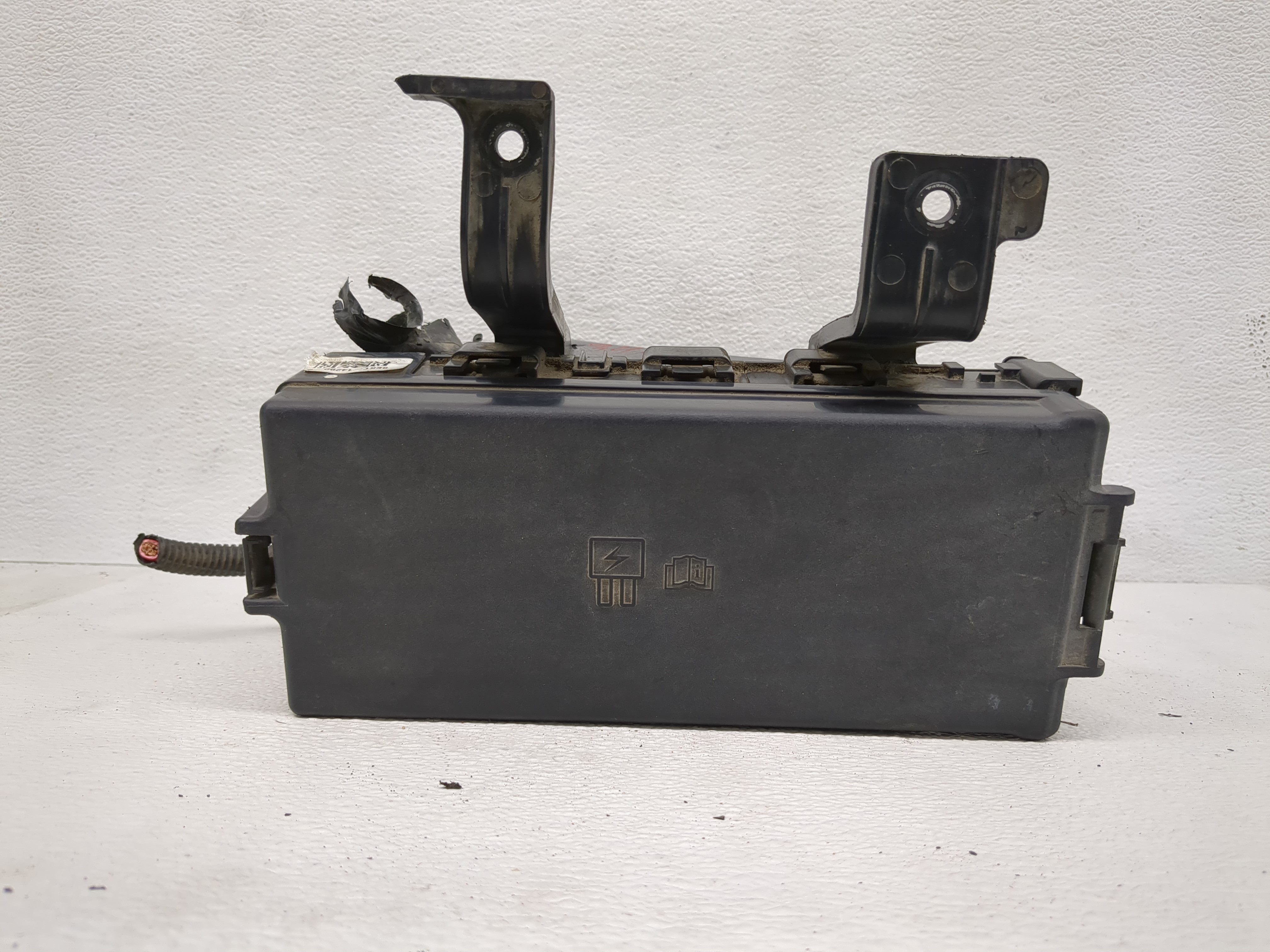 2006-2009 Ford Fusion Fusebox Fuse Box Relay Module 8e5t-14290-s 1192941 - Oemusedautoparts1.com