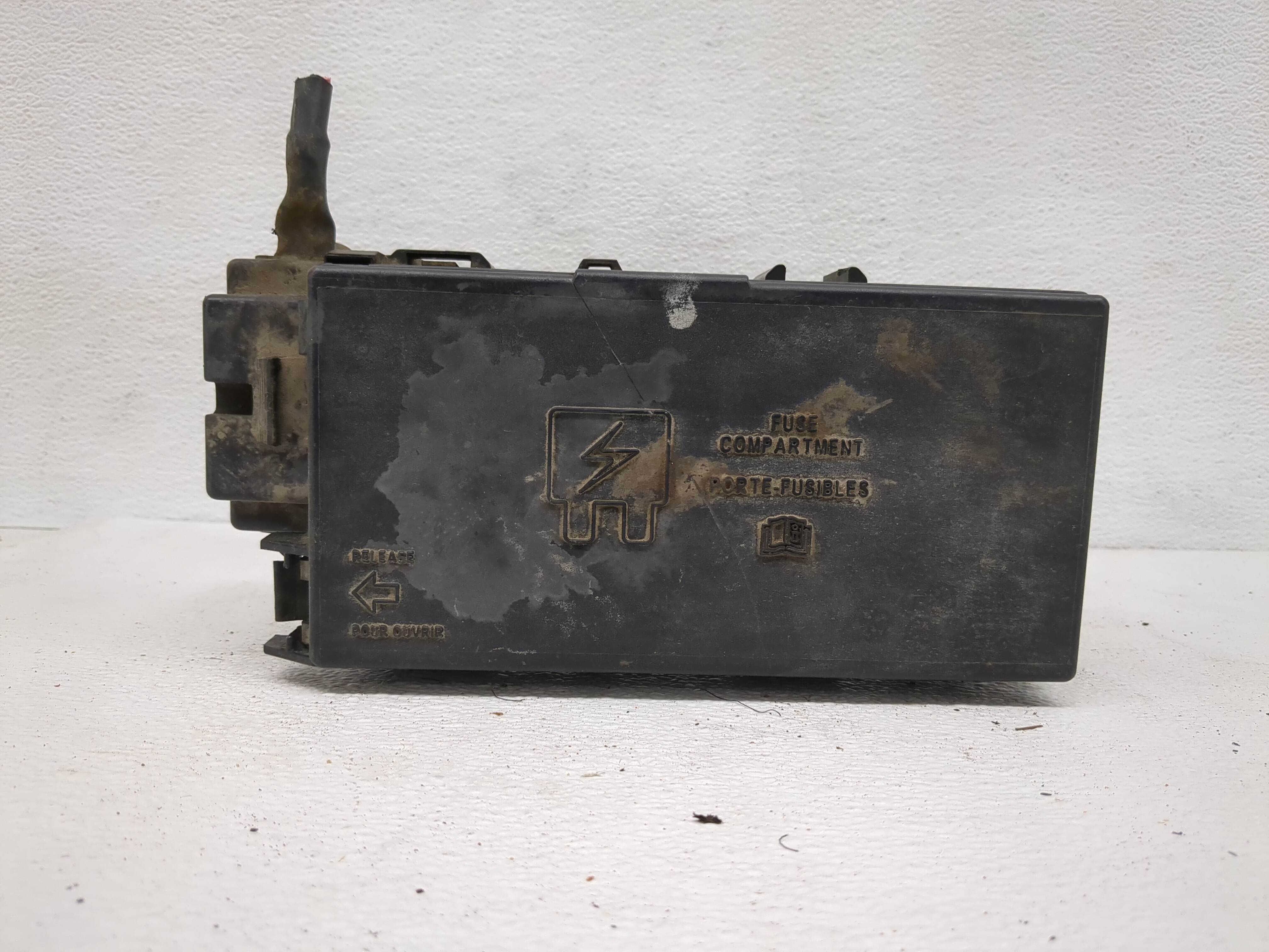 2002-2010 Mercury Mountaineer Fusebox Fuse Box Relay Module P04693221af 1192943 - Oemusedautoparts1.com