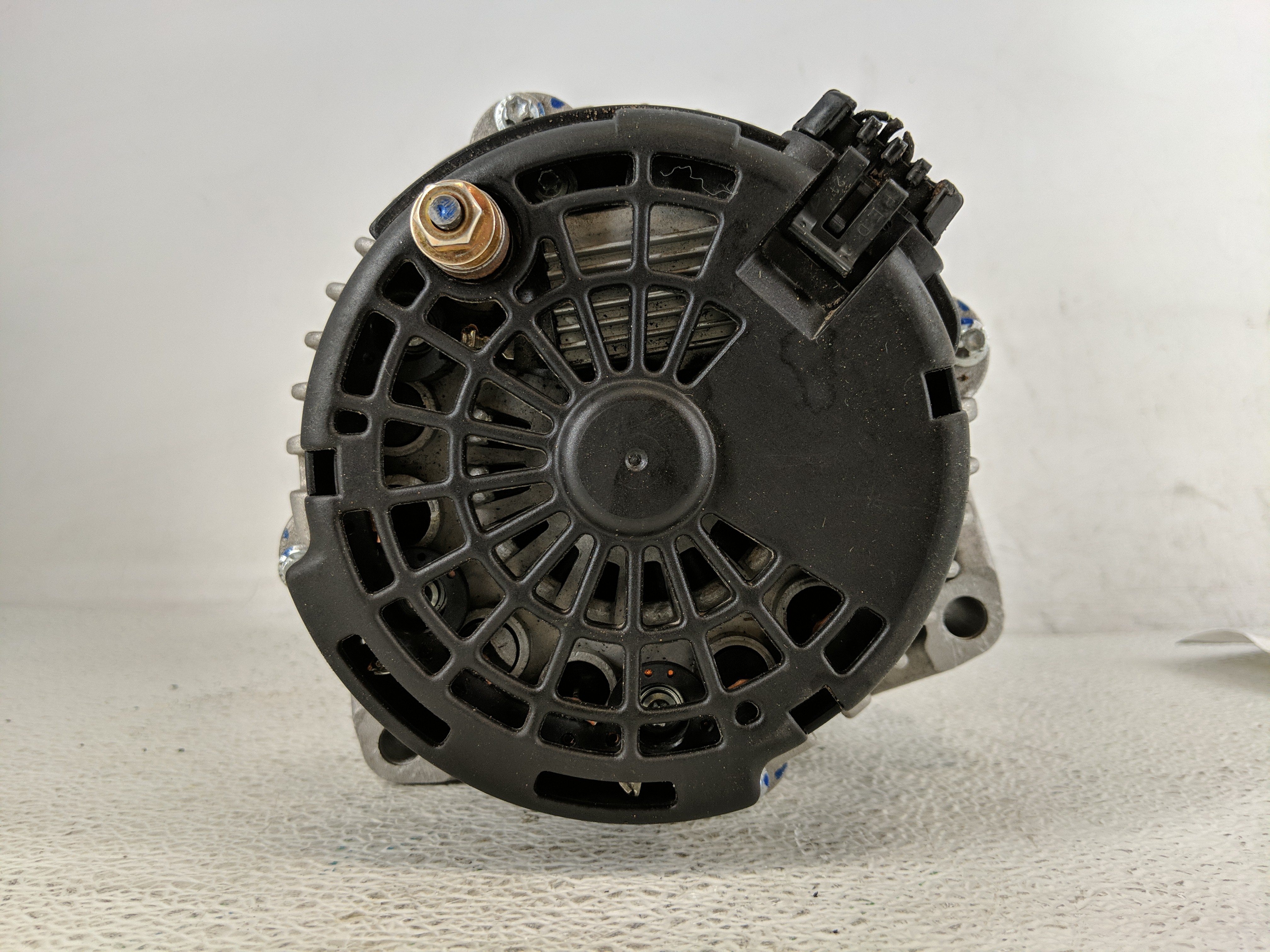 2004 Gmc Envoy Xuv Alternator Generator Charging Assembly Engine Oem 1193000 - Oemusedautoparts1.com