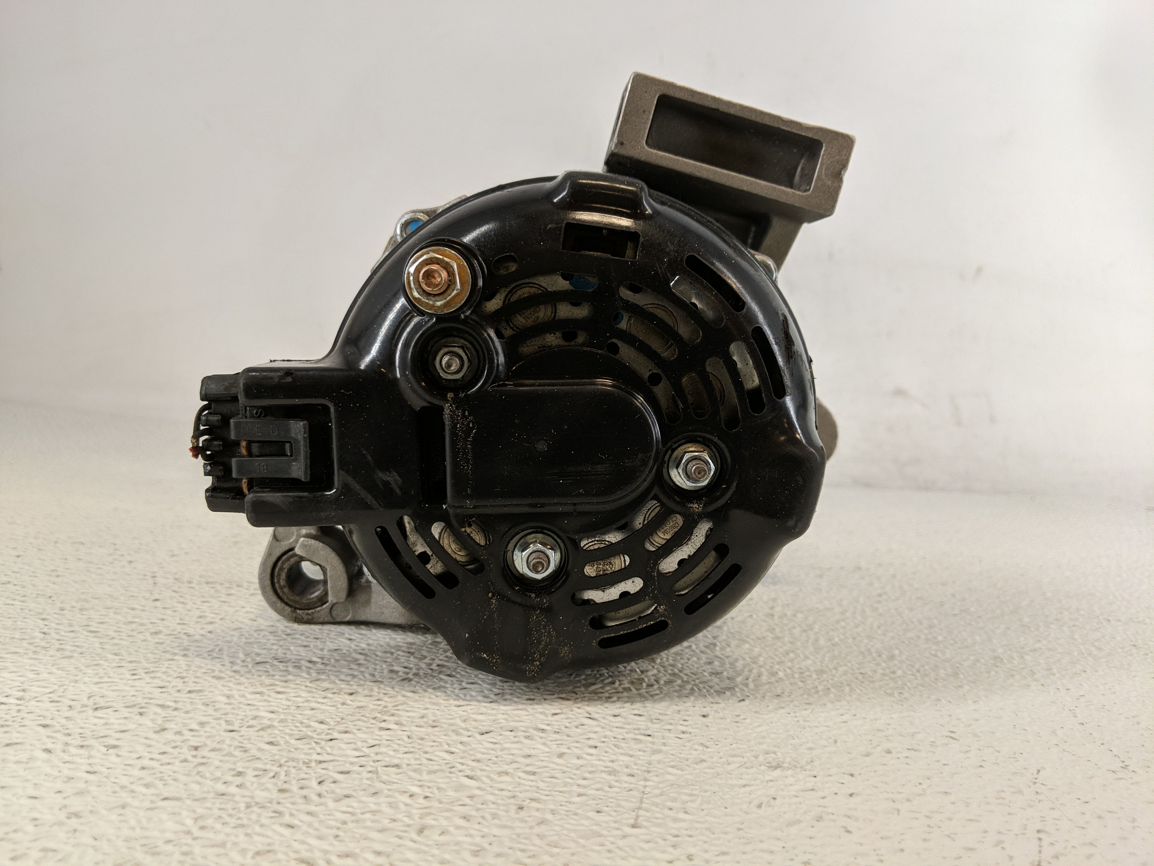 2001 Cadillac Deville Alternator Generator Charging Assembly Engine Oem 1193008 - Oemusedautoparts1.com