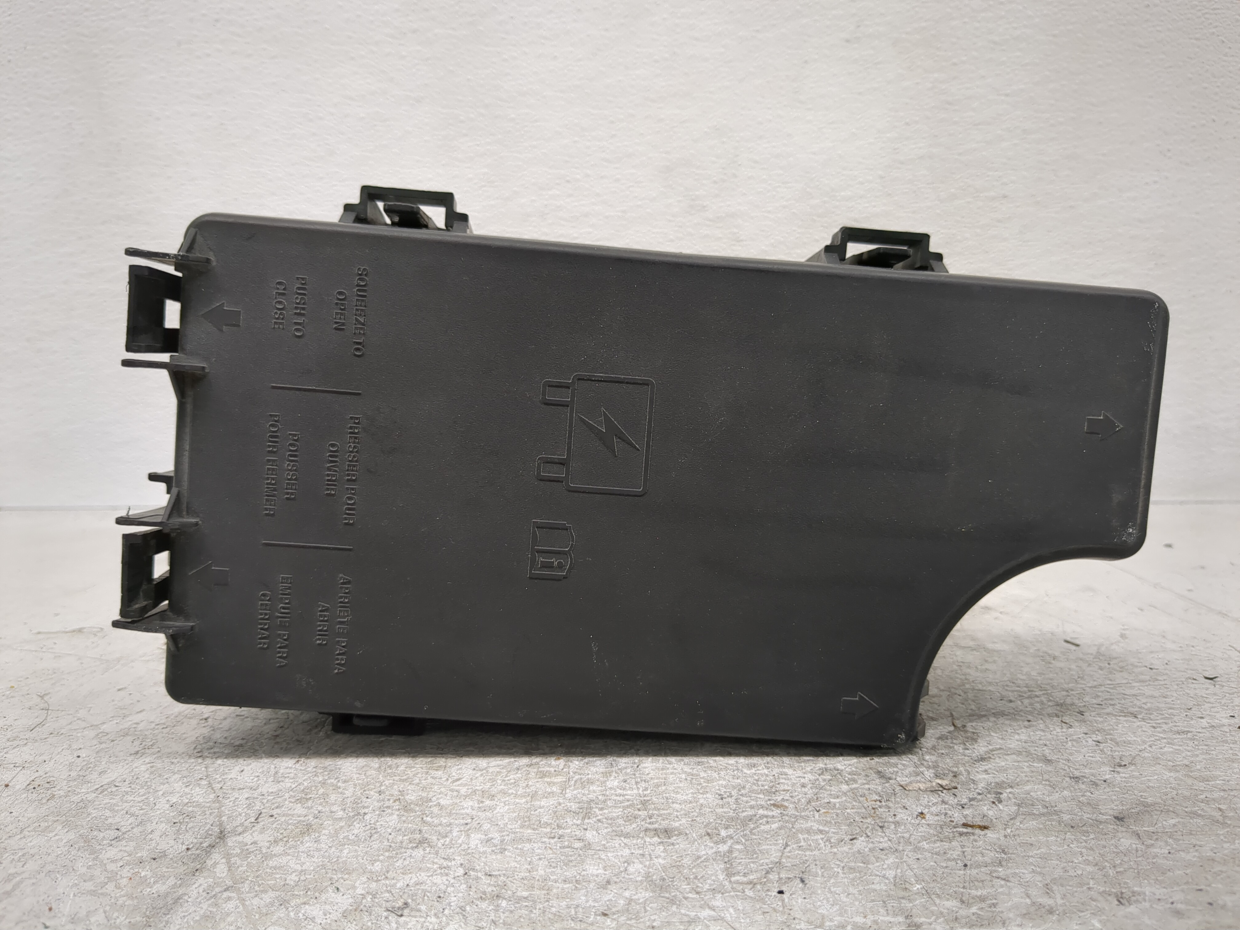 2011-2014 Chrysler 200 Fusebox Fuse Box Relay Module Tipm P68235271aa 1193013 - Oemusedautoparts1.com