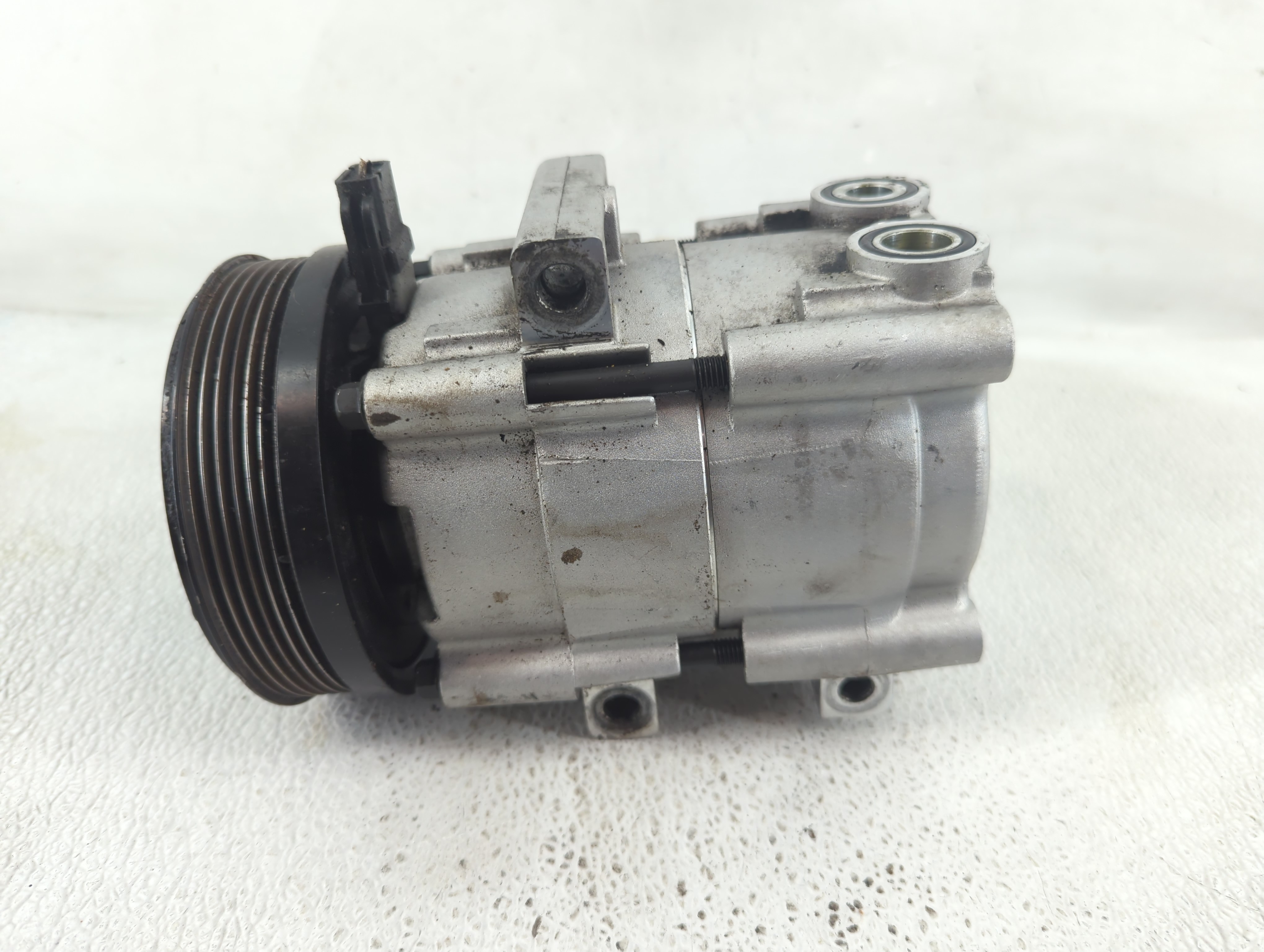 2001-2006 Mazda Tribute Air Conditioning A/c Ac Compressor Oem 1193025 - Oemusedautoparts1.com