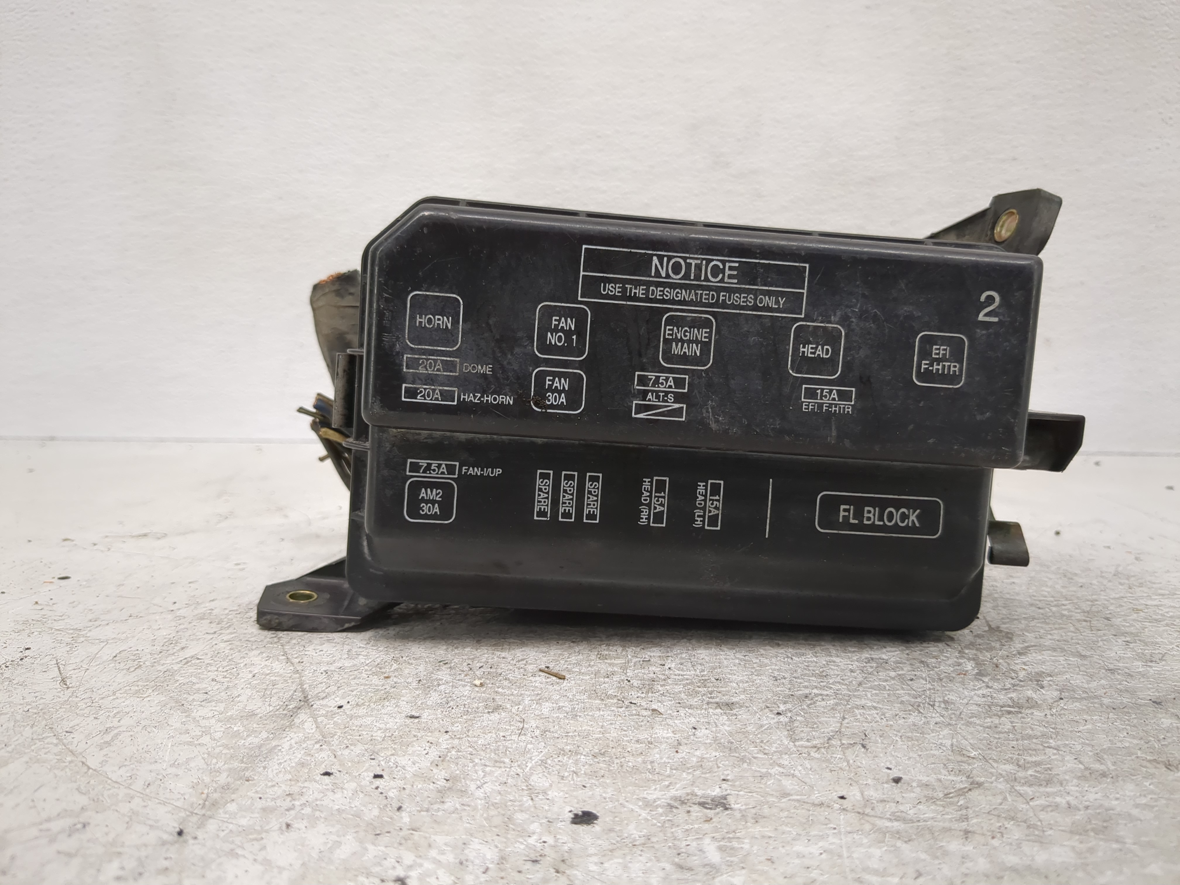 2003-2004 Jaguar S-type Fusebox Fuse Box Relay Module 1193149 - Oemusedautoparts1.com