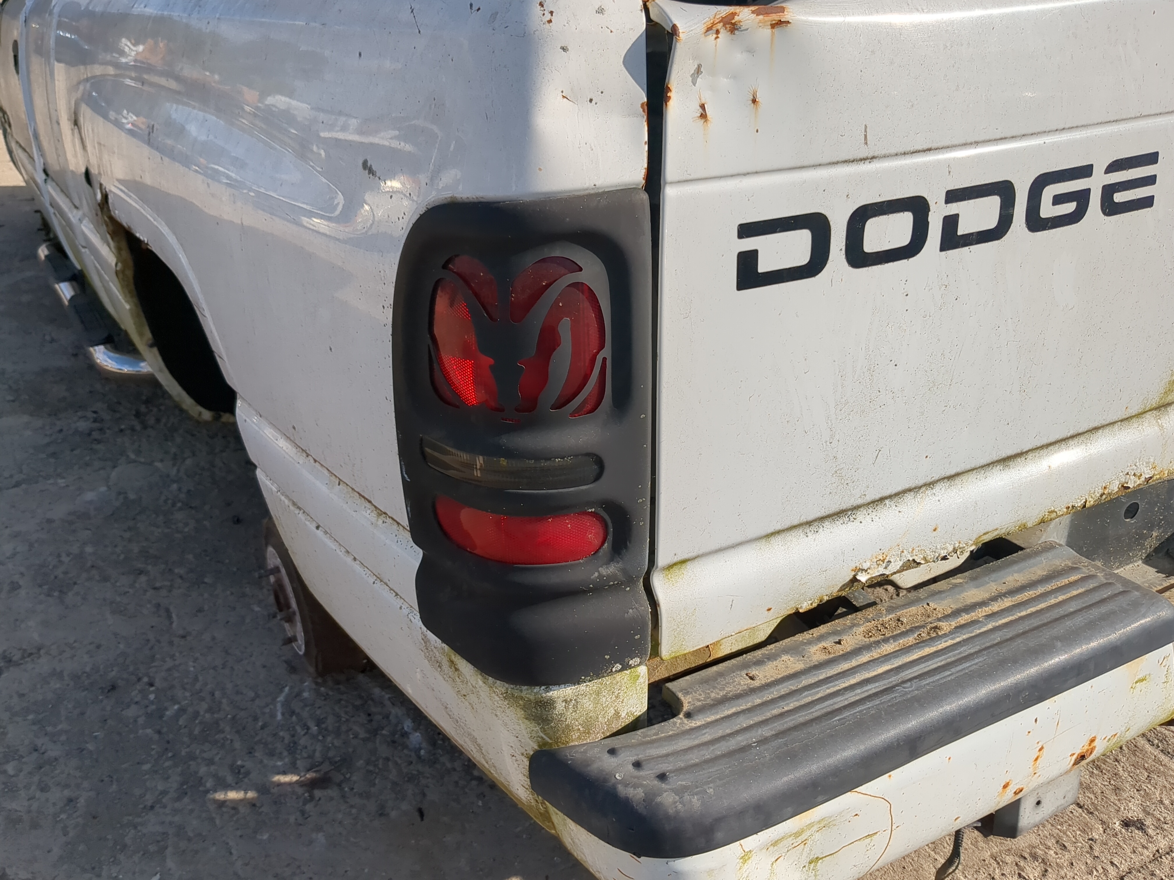 Picture of 1994-2001 Dodge Ram 1500 Driver Left Side Tail Light Taillight Oem 1193386