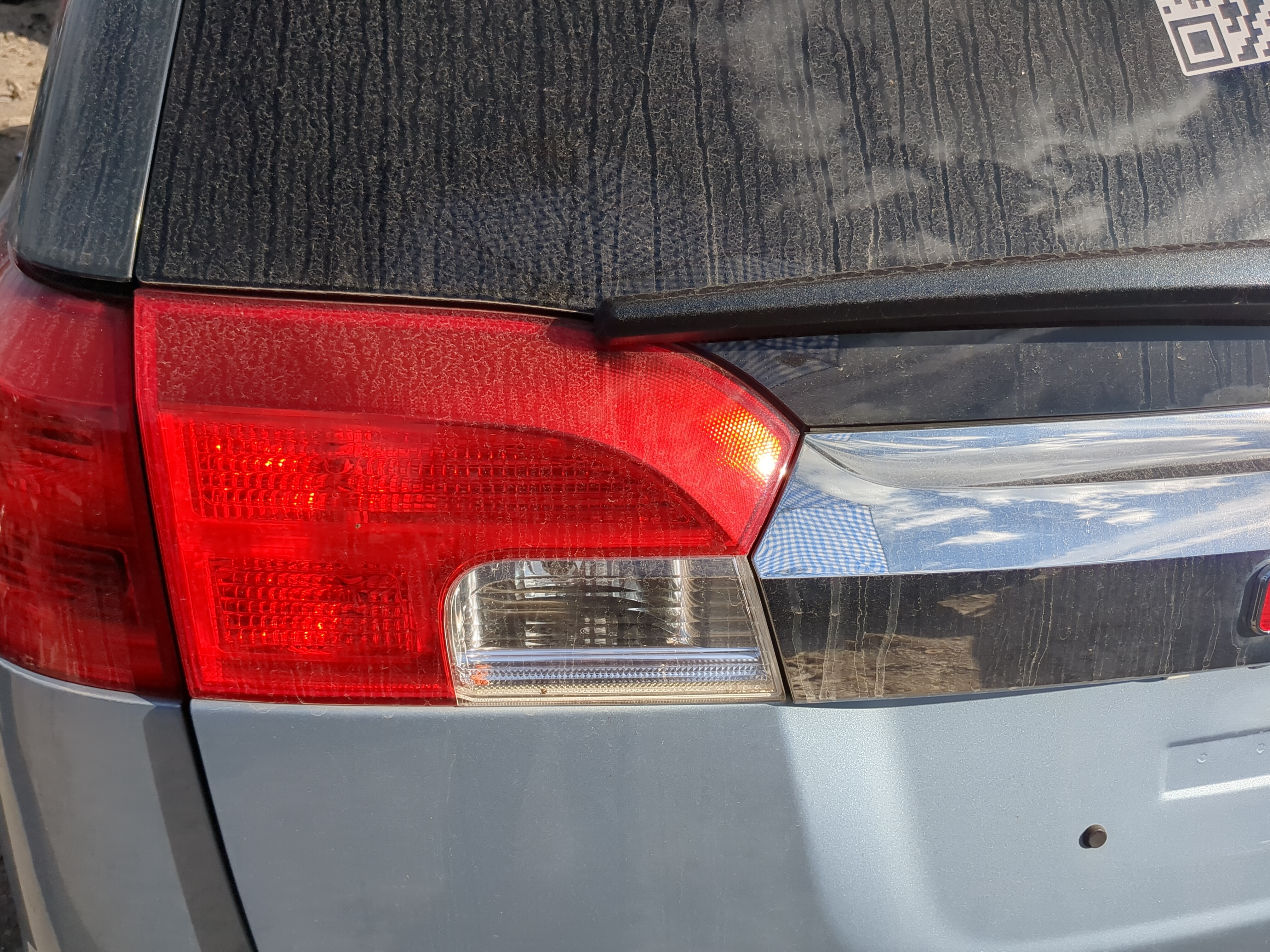 Picture of 2010 Gmc Terrain Driver Left Side Tail Light Taillight Deck Lid Mounted 1193585