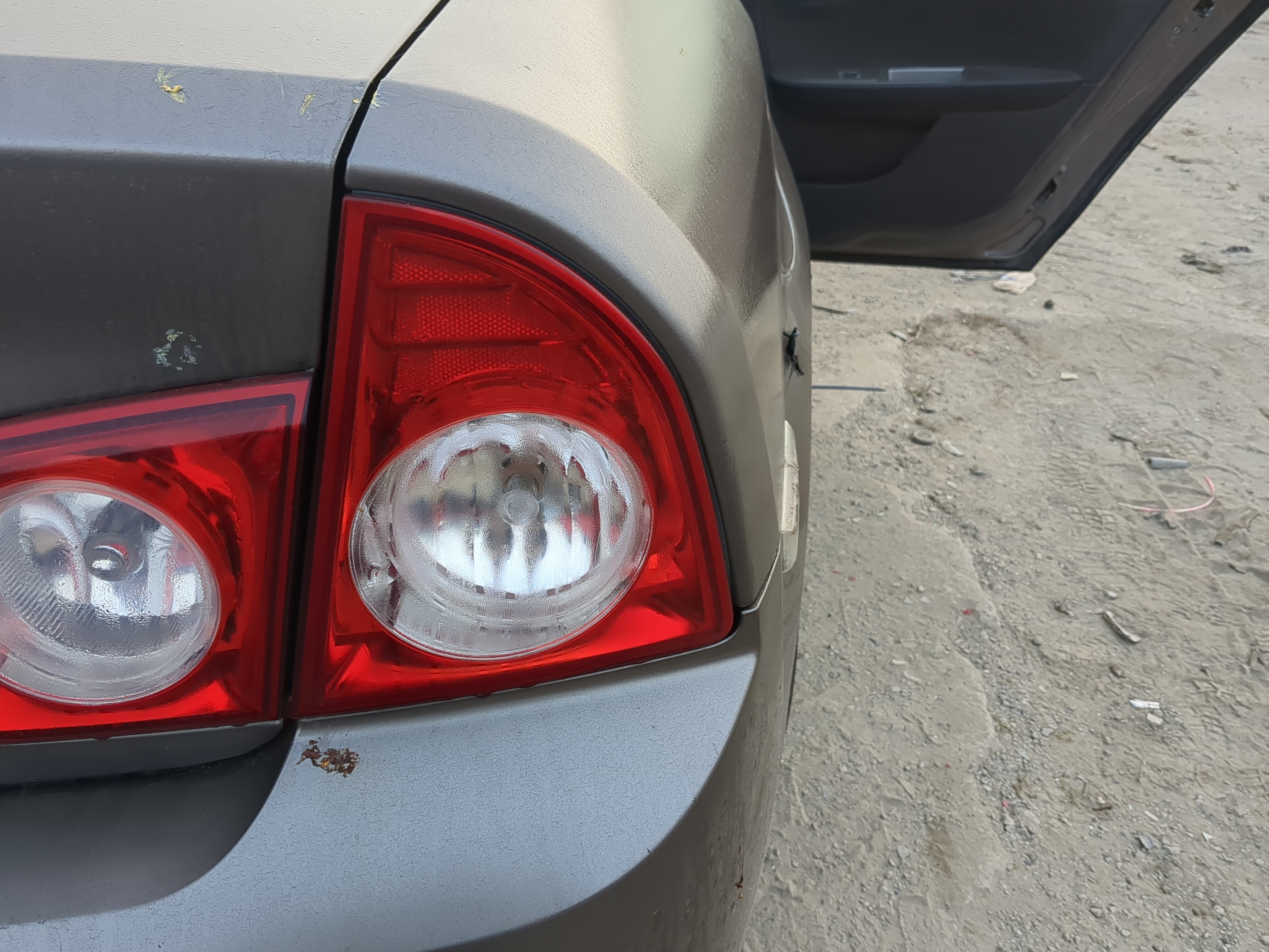 Picture of 2008-2012 Chevrolet Malibu Passenger Right Side Tail Light Taillight Oem 1193686