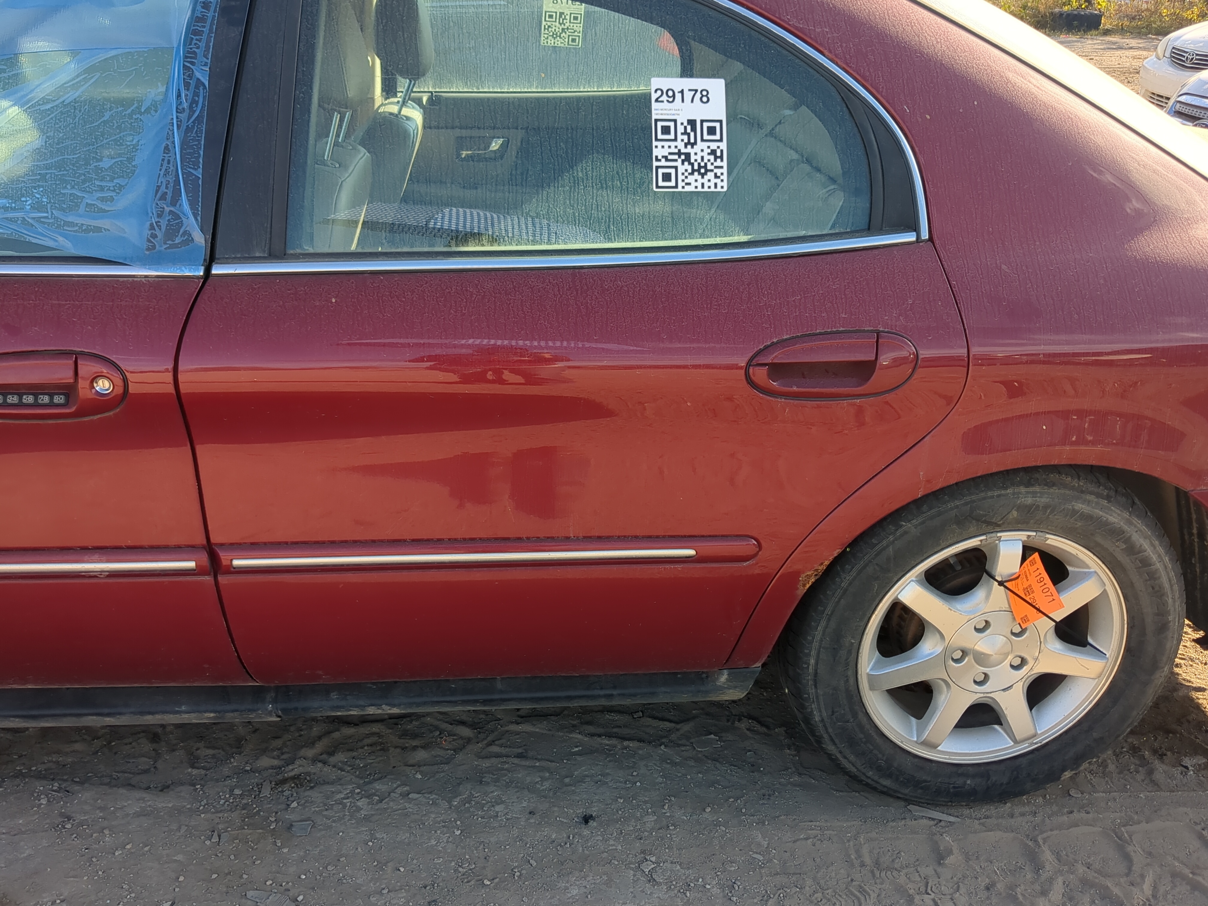 2000-2005 Mercury Sable Driver Rear Door Oem 1194212 - Oemusedautoparts1.com