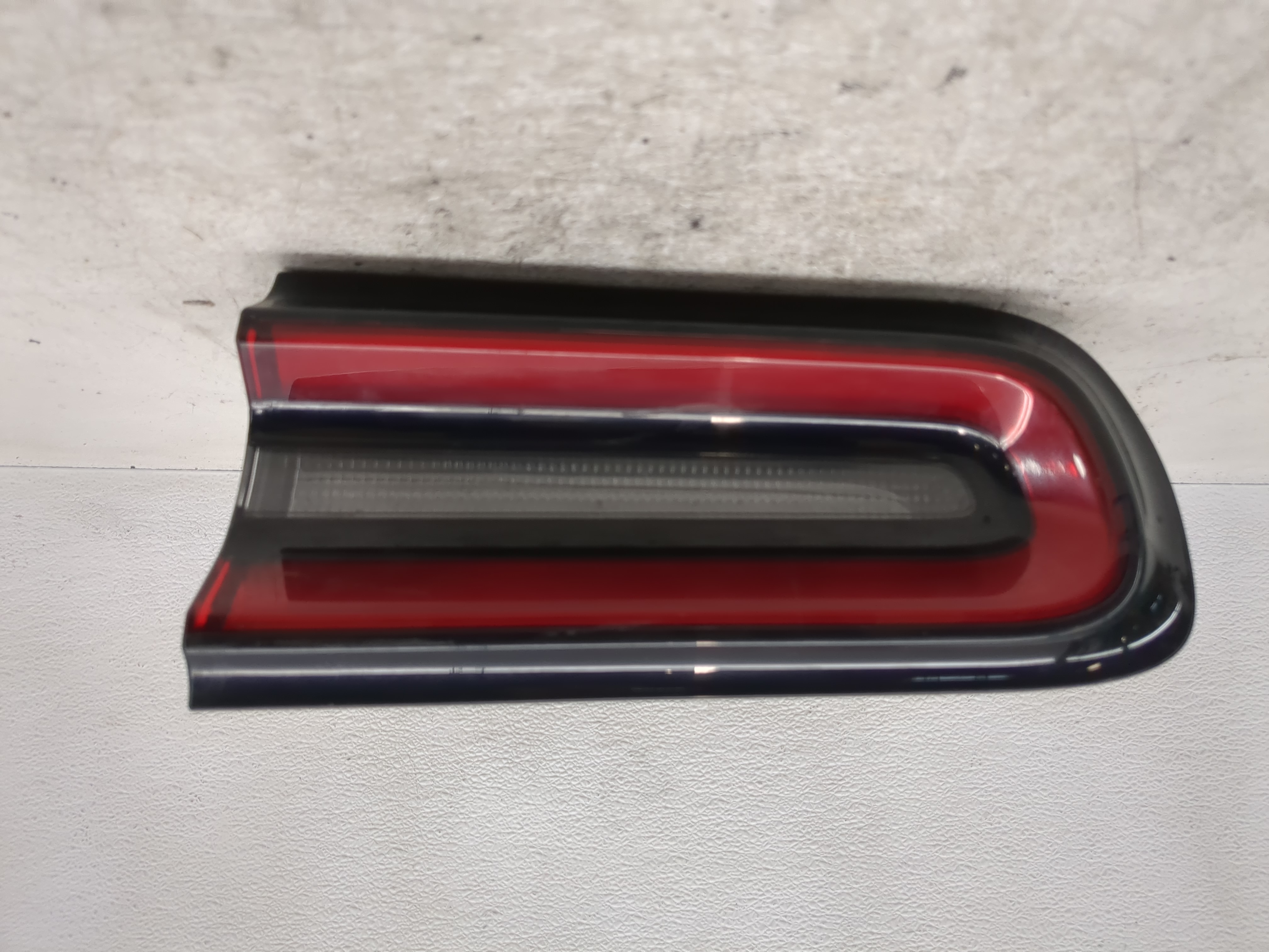 Picture of 2015-2022 Dodge Challenger Passenger Right Side Tail Light Taillight Oem 1194326