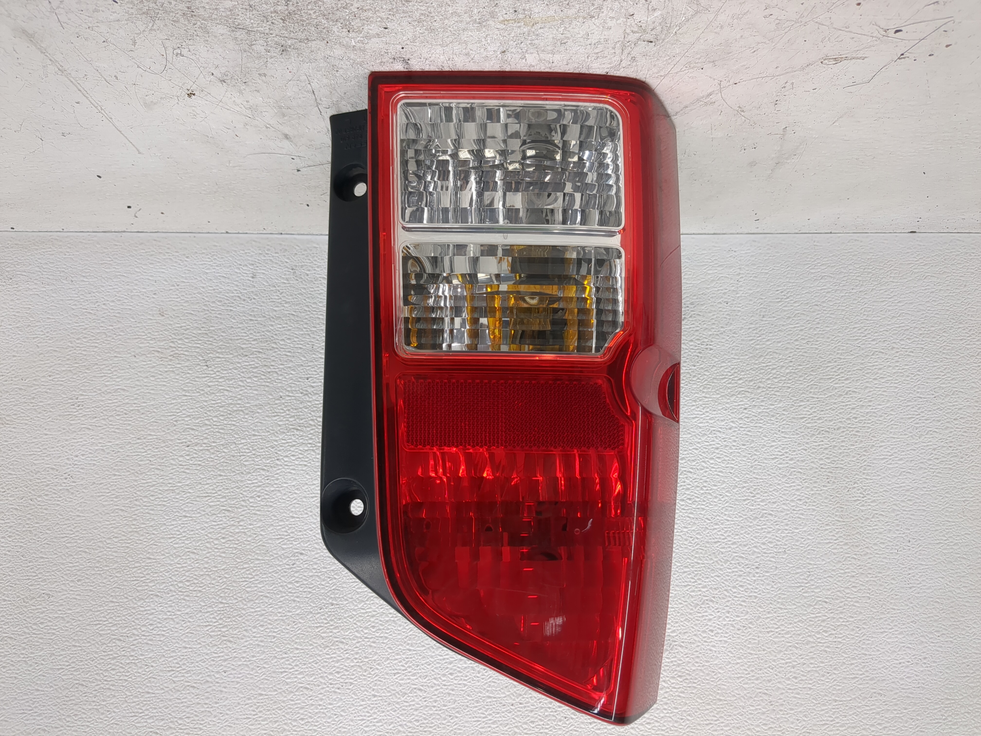 Picture of 2005-2012 Nissan Pathfinder Driver Left Side Tail Light Taillight Oem 1194337