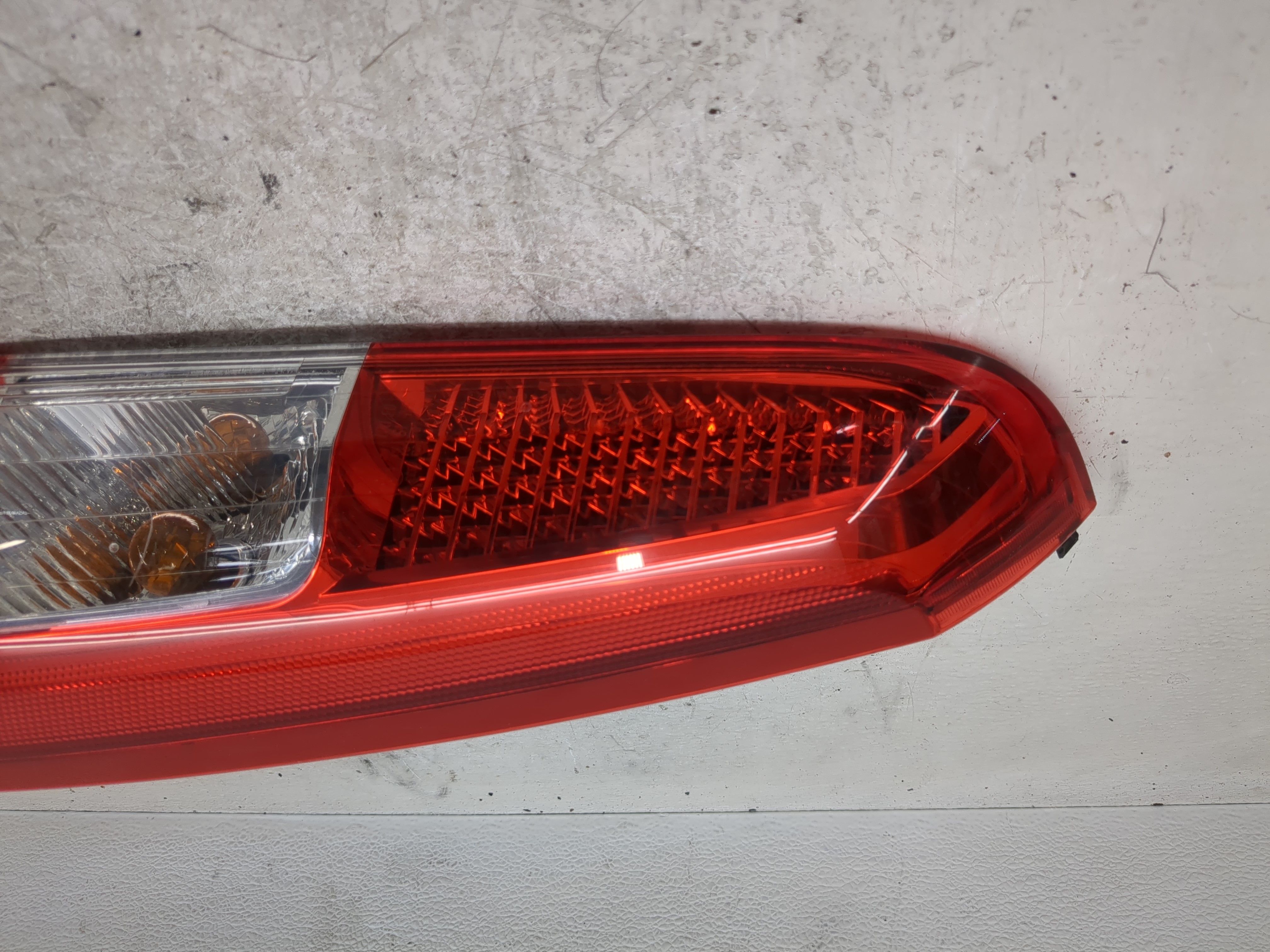 Picture of 2005-2007 Volvo V70 Passenger Right Side Tail Light Taillight Oem 1194338