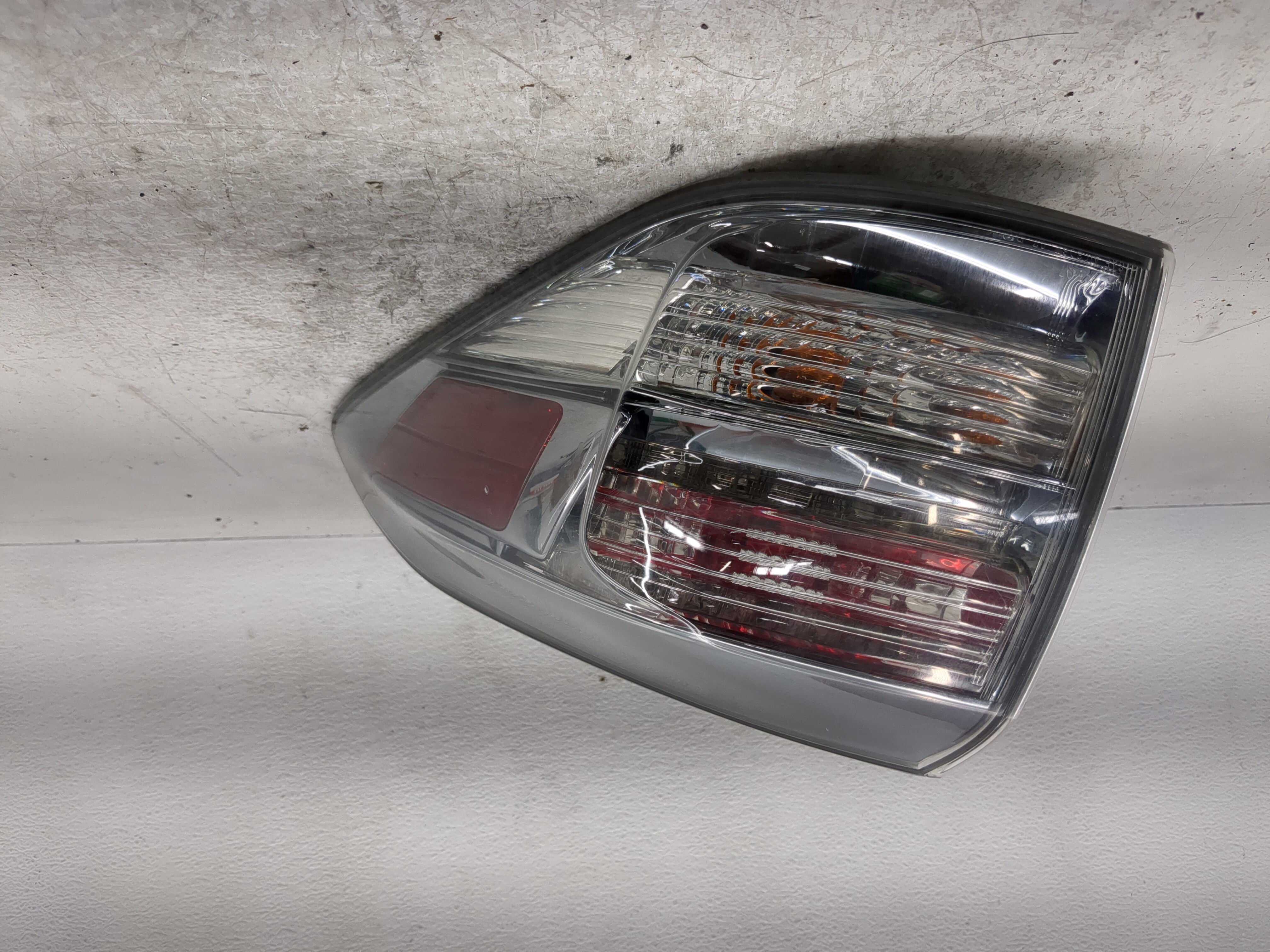 Picture of 2010-2012 Lexus Rx350 Passenger Right Side Tail Light Taillight Oem 1194343